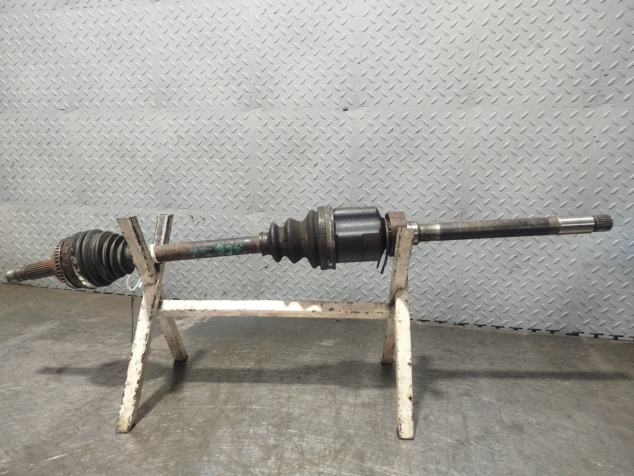 ПРИВОД TOYOTA ПЕРЕДНИЙ ПРАВЫЙ 4341052030  XE336
