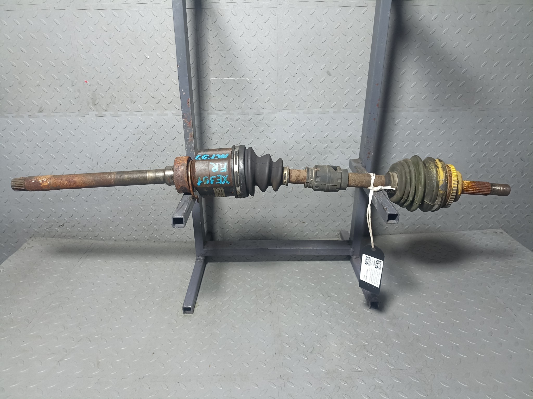 ПРИВОД TOYOTA ПЕРЕДНИЙ ПРАВЫЙ 4341052030  XE391