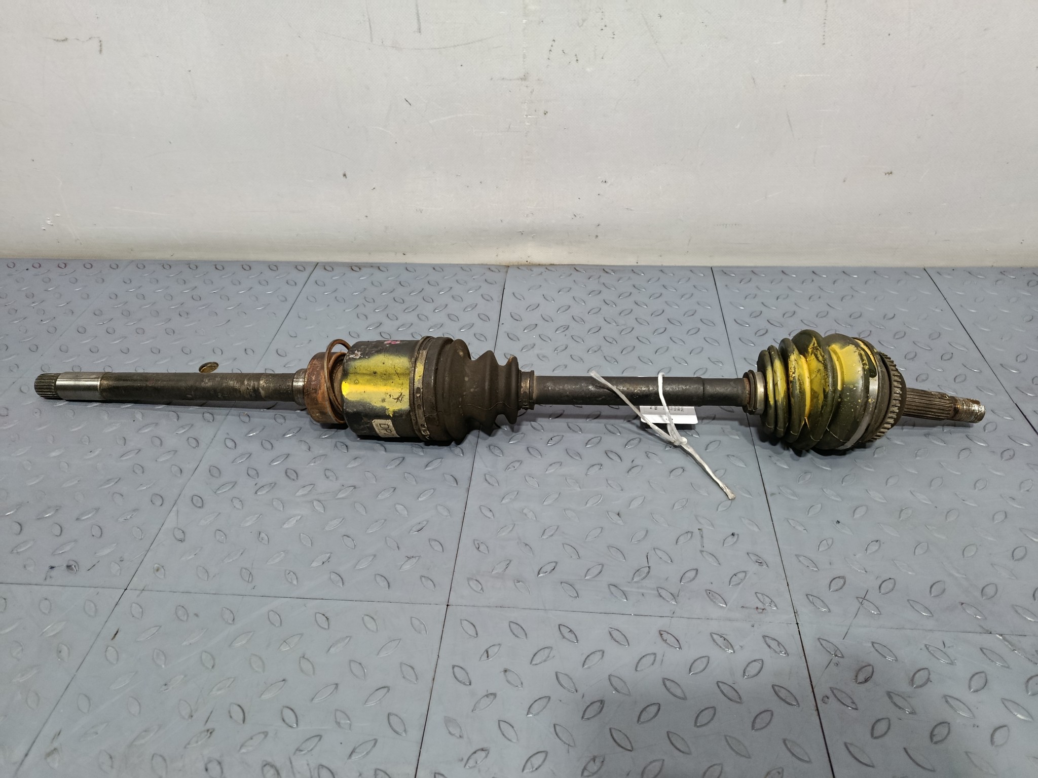 ПРИВОД TOYOTA ПЕРЕДНИЙ ПРАВЫЙ 4341052030  TE144