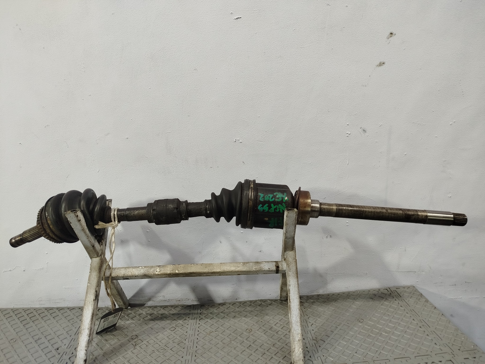 ПРИВОД TOYOTA ПЕРЕДНИЙ ПРАВЫЙ 4341052030  XE202