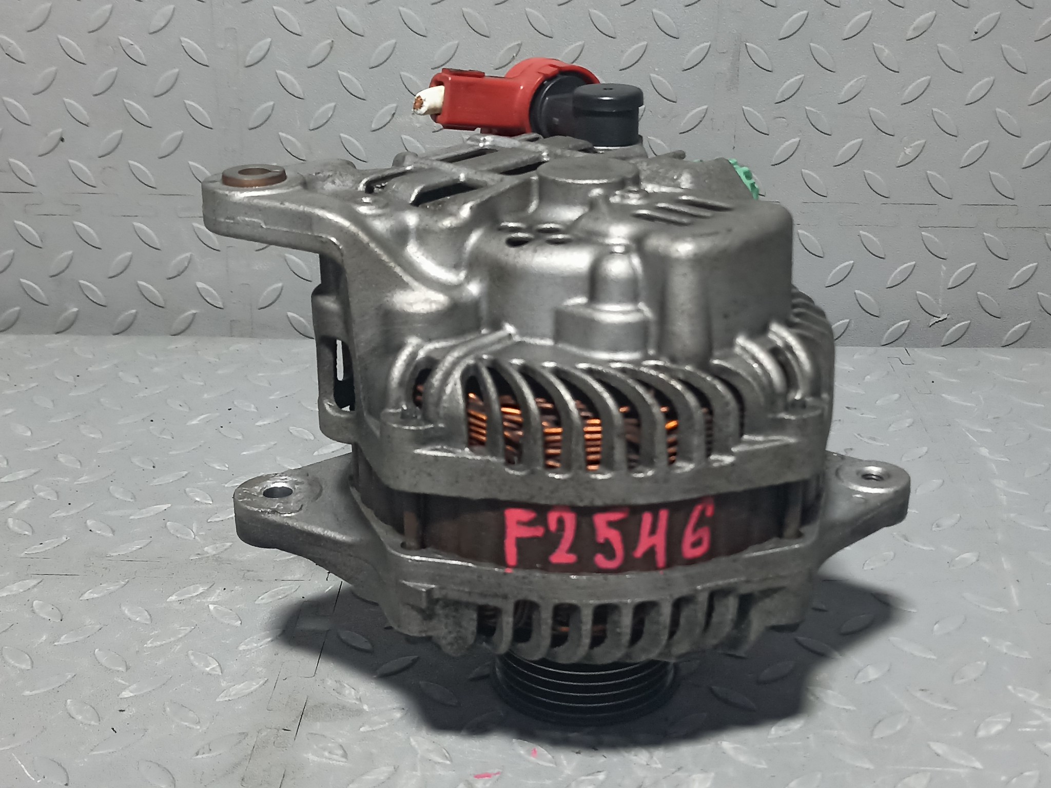 ГЕНЕРАТОР SUBARU 23700AA520 F2546Z