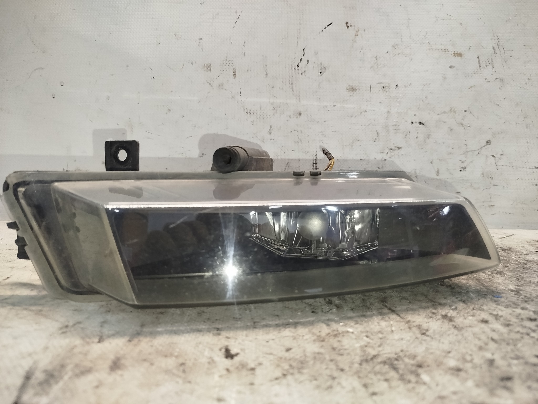 ТУМАНКА BMW ПРАВАЯ 63177181288 XA6531Z