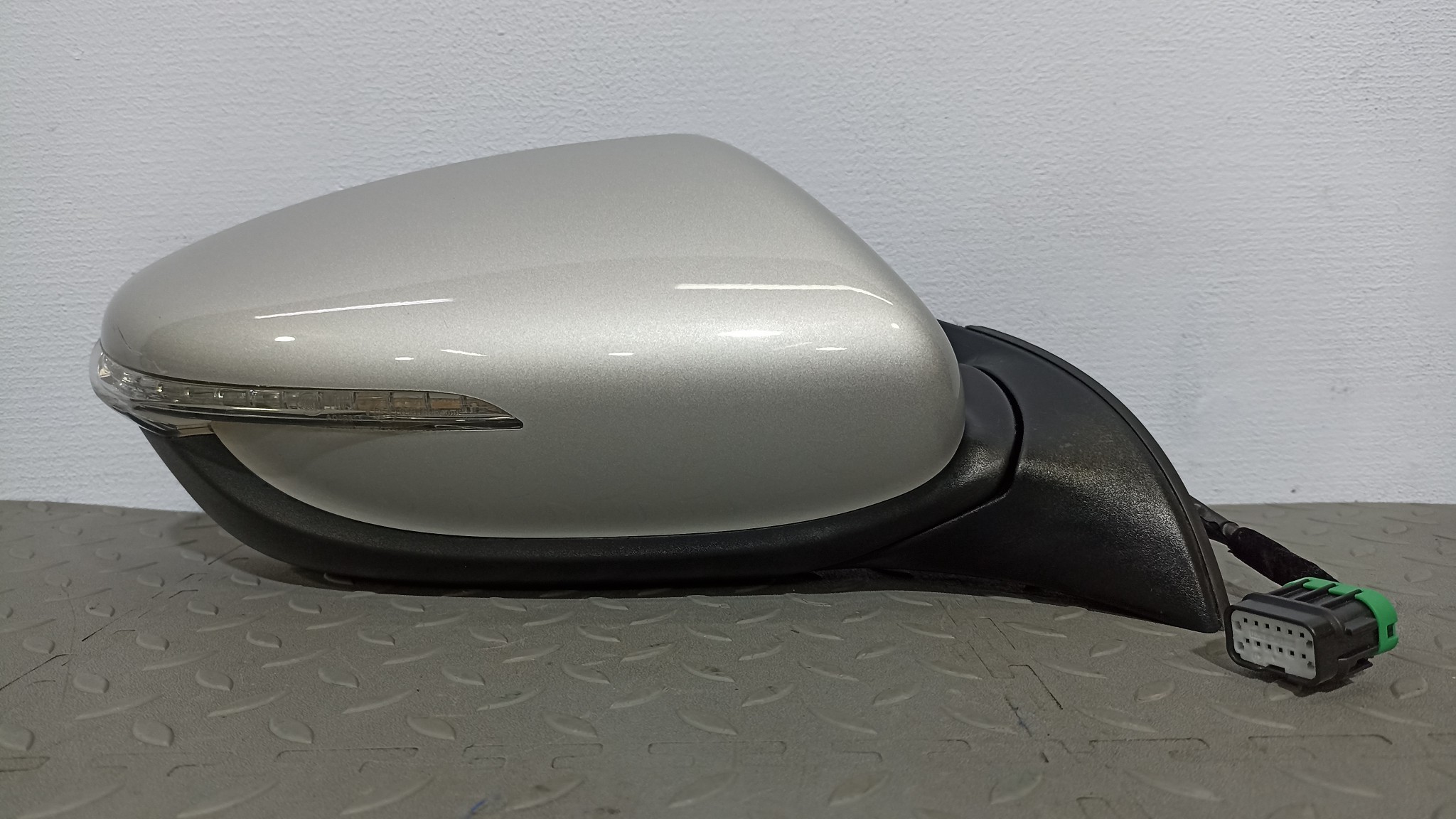 ЗЕРКАЛО KIA CERATO FORTE K3 ПРАВОЕ серебро, 4SS YE002