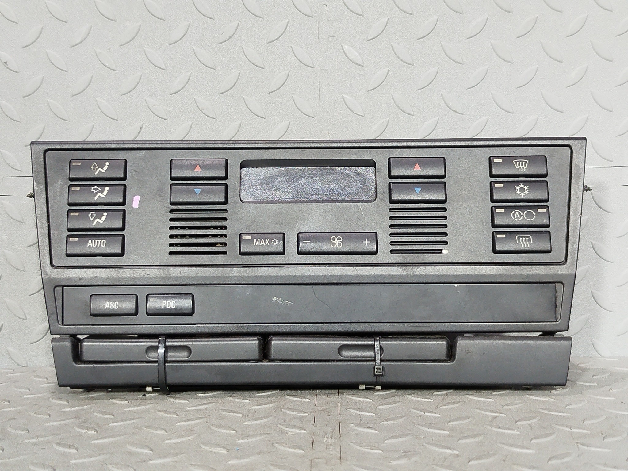 БЛОК КЛИМАТ-КОНТРОЛЯ BMW 64116927894 YE098