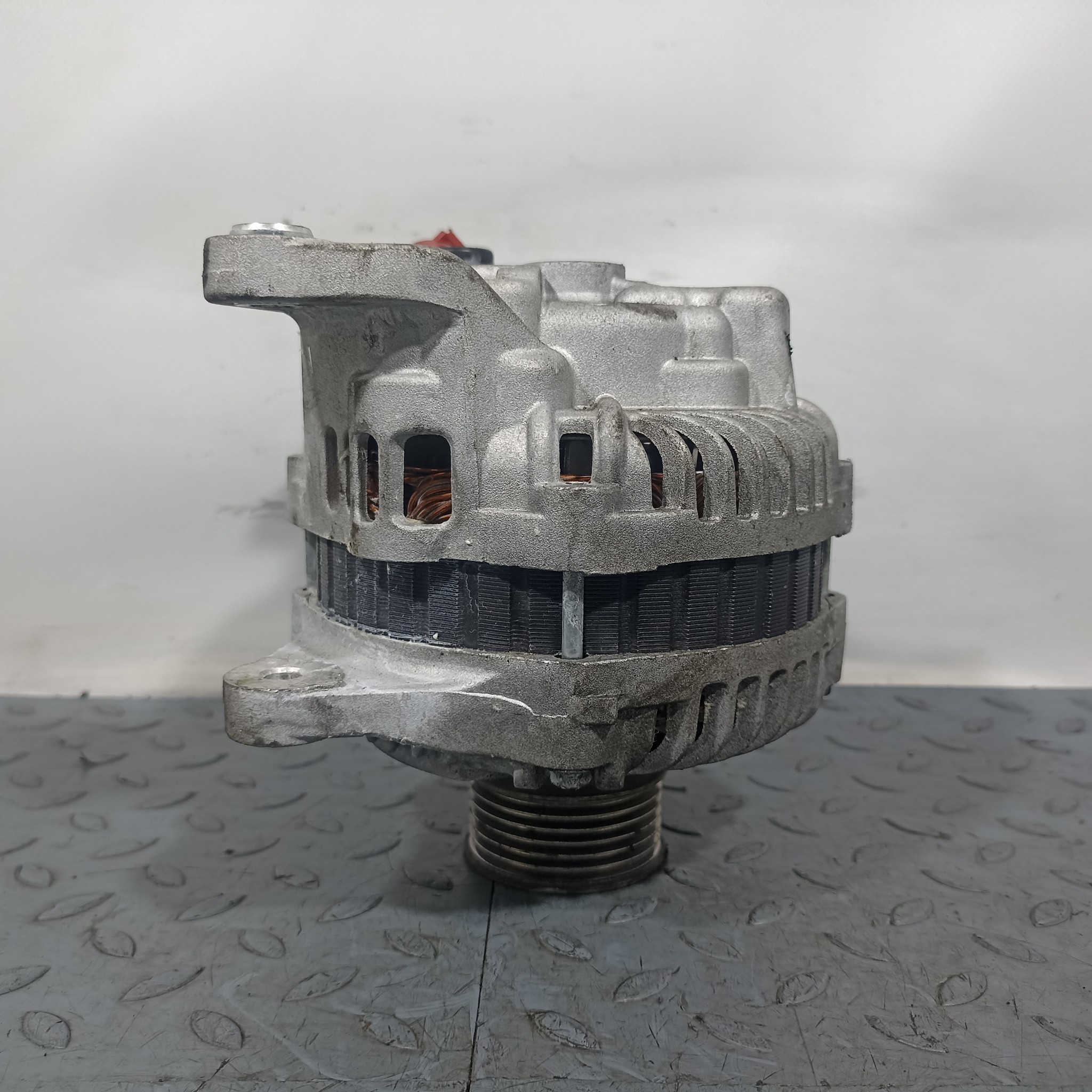 ГЕНЕРАТОР SUBARU 23700AA510  DY1382Z