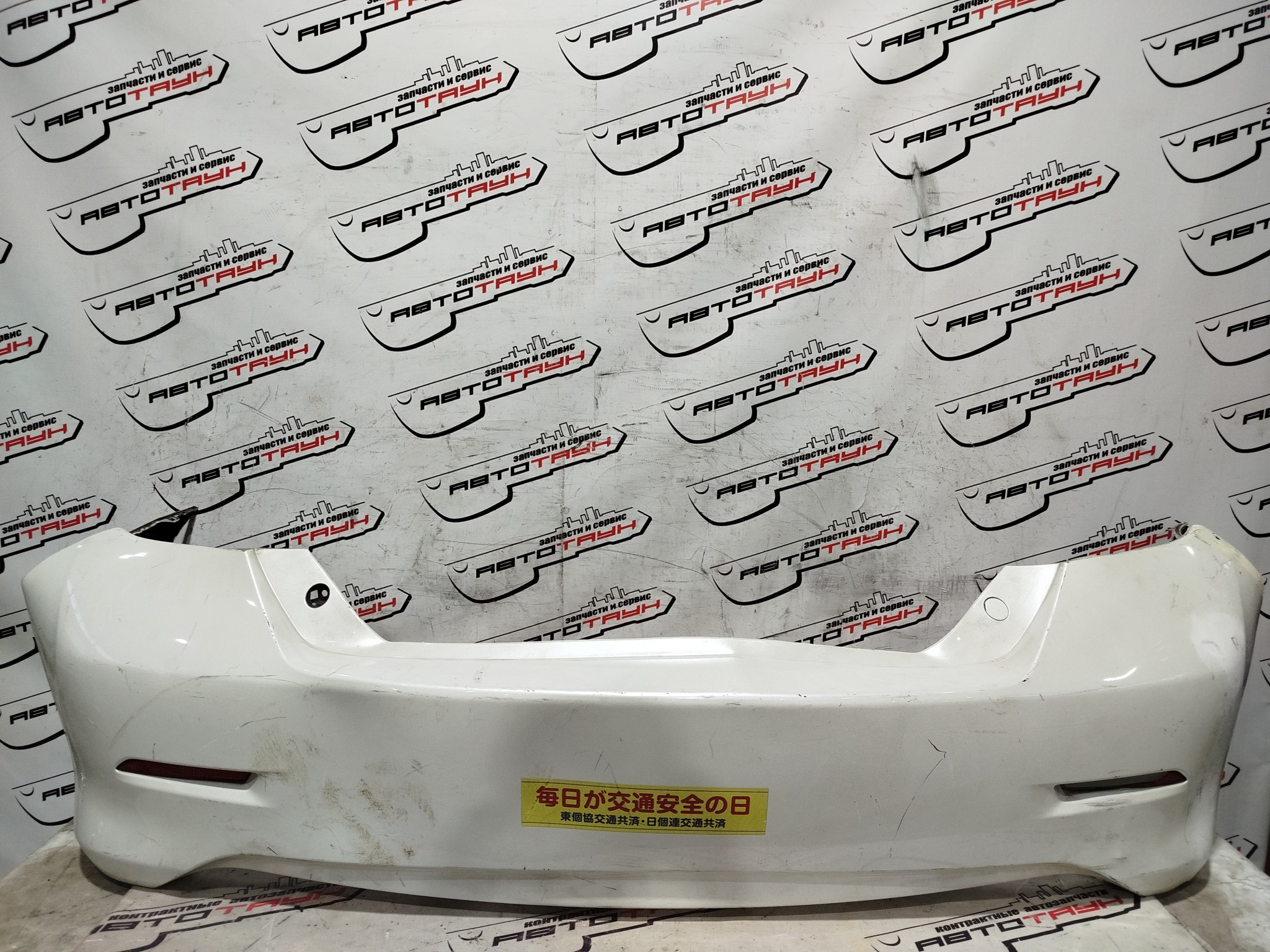 БАМПЕР TOYOTA DAIHATSU ALTIS CAMRY 5215933330C0 ЗАДНИЙ  белый DY092
