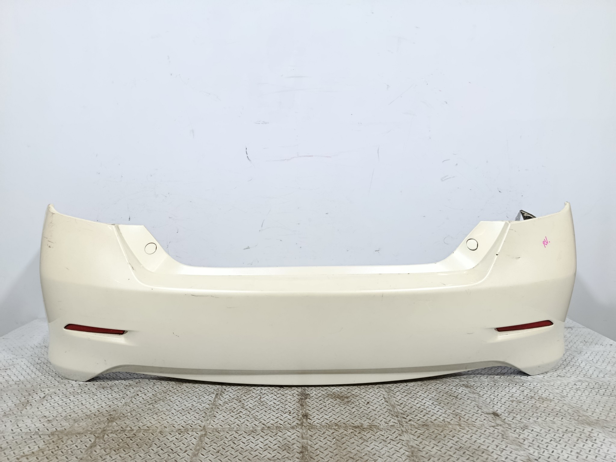 БАМПЕР TOYOTA DAIHATSU ALTIS CAMRY 5215933330C0 ЗАДНИЙ  белый перламутр, 070 FA1010