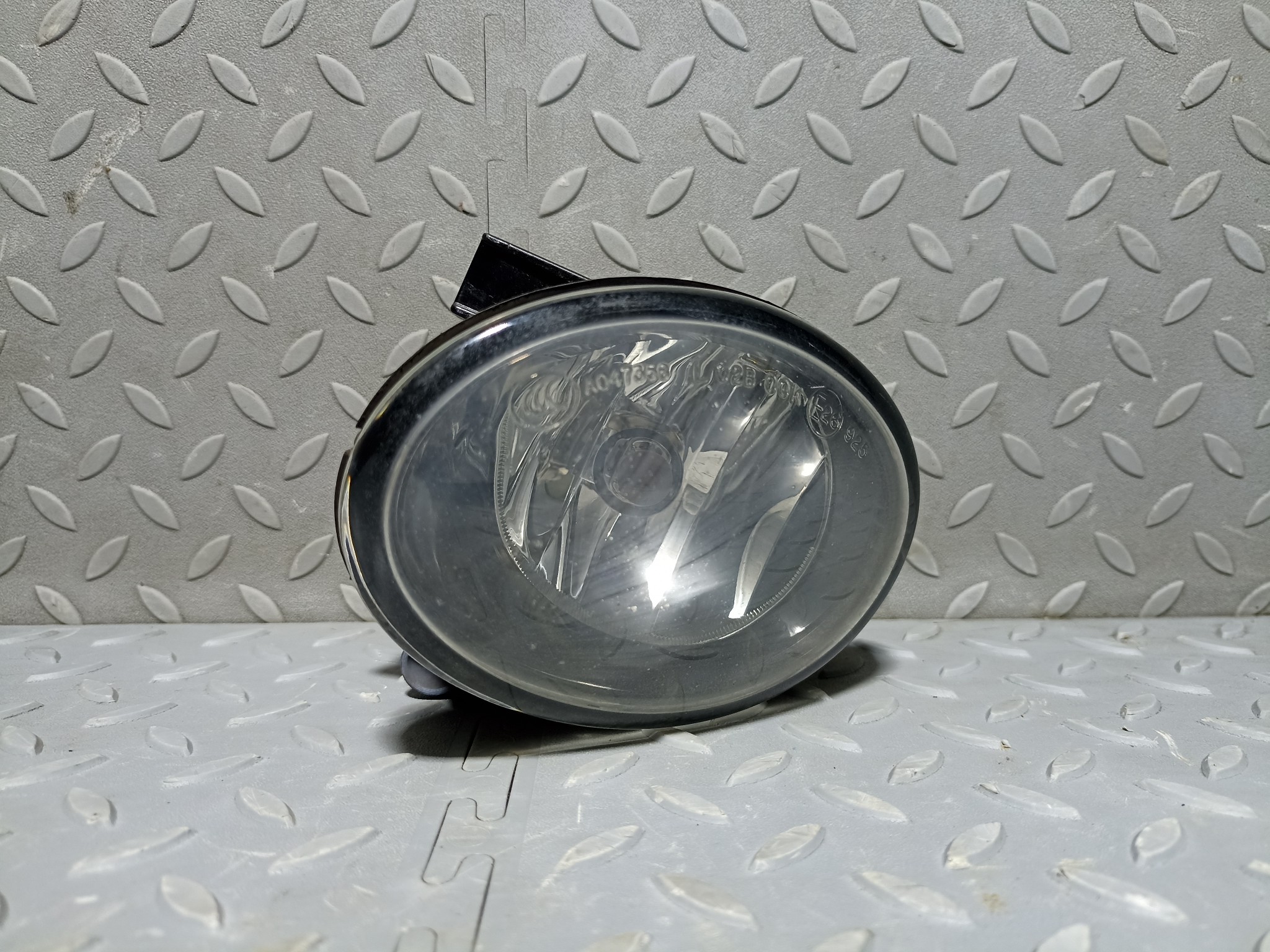 ТУМАНКА VOLKSWAGEN ЛЕВАЯ 1T0941699C YE009Z
