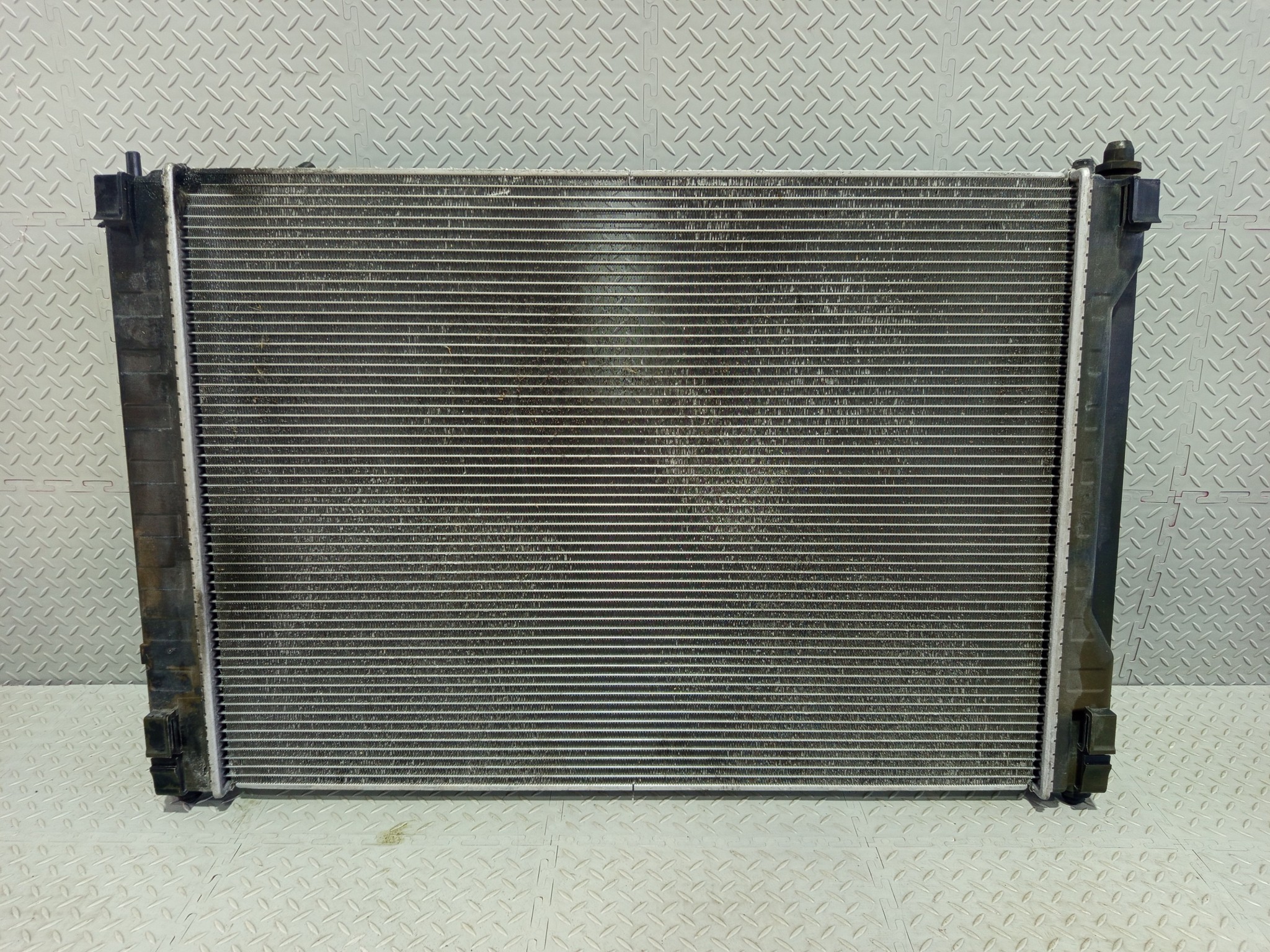РАДИАТОР ДВИГАТЕЛЯ NISSAN INFINITI MITSUBISHI 214601MA0A  NA8181