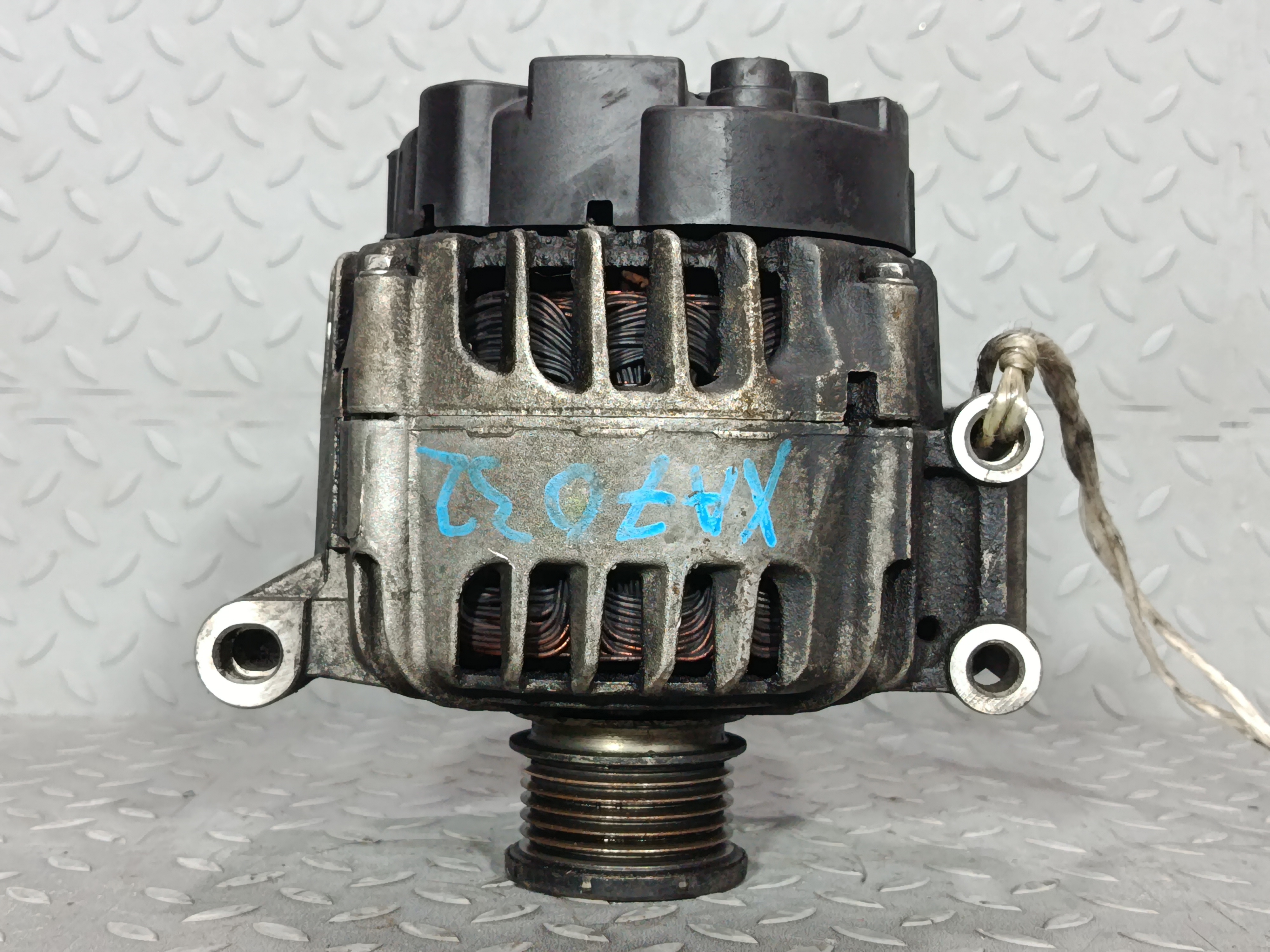 ГЕНЕРАТОР PEUGEOT CITROEN MINI 0121615012 XA7032