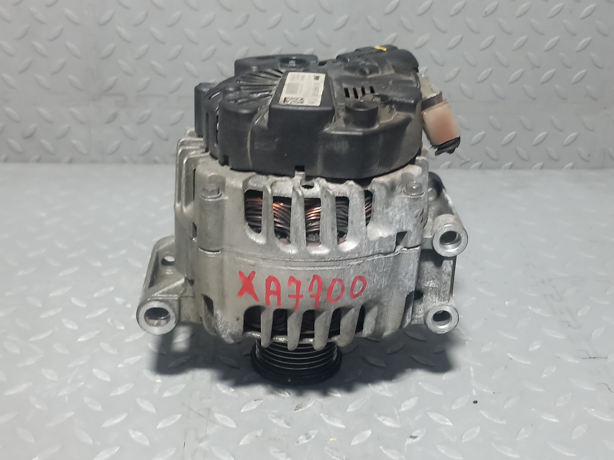ГЕНЕРАТОР PEUGEOT CITROEN MINI 0121615012 XA7700Z