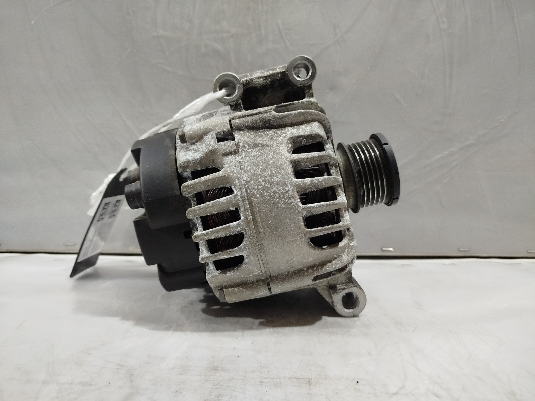 ГЕНЕРАТОР PEUGEOT CITROEN MINI 0121615012 XE382