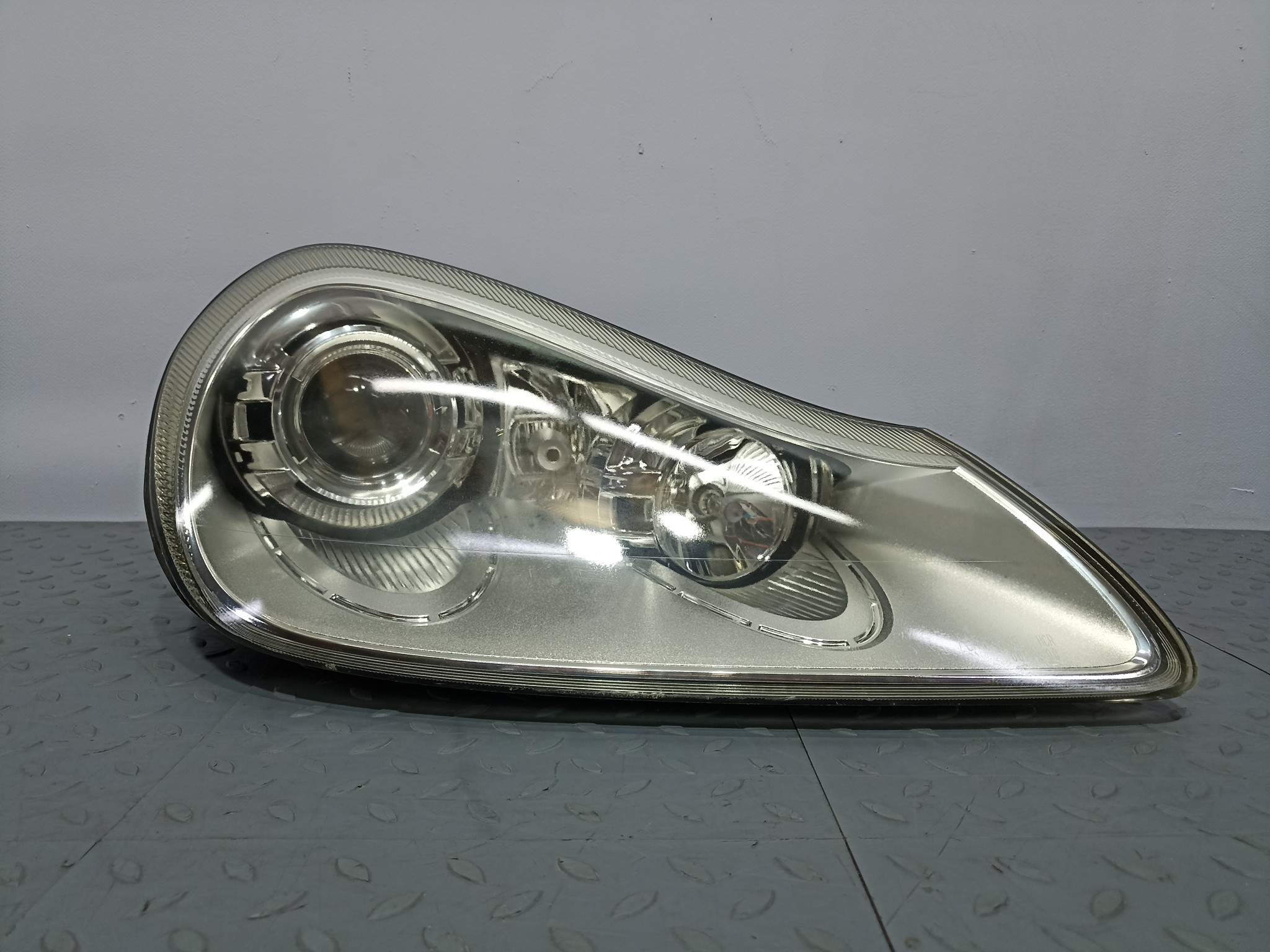 ФАРА PORSCHE ПРАВАЯ 95563117610 NA7168Z