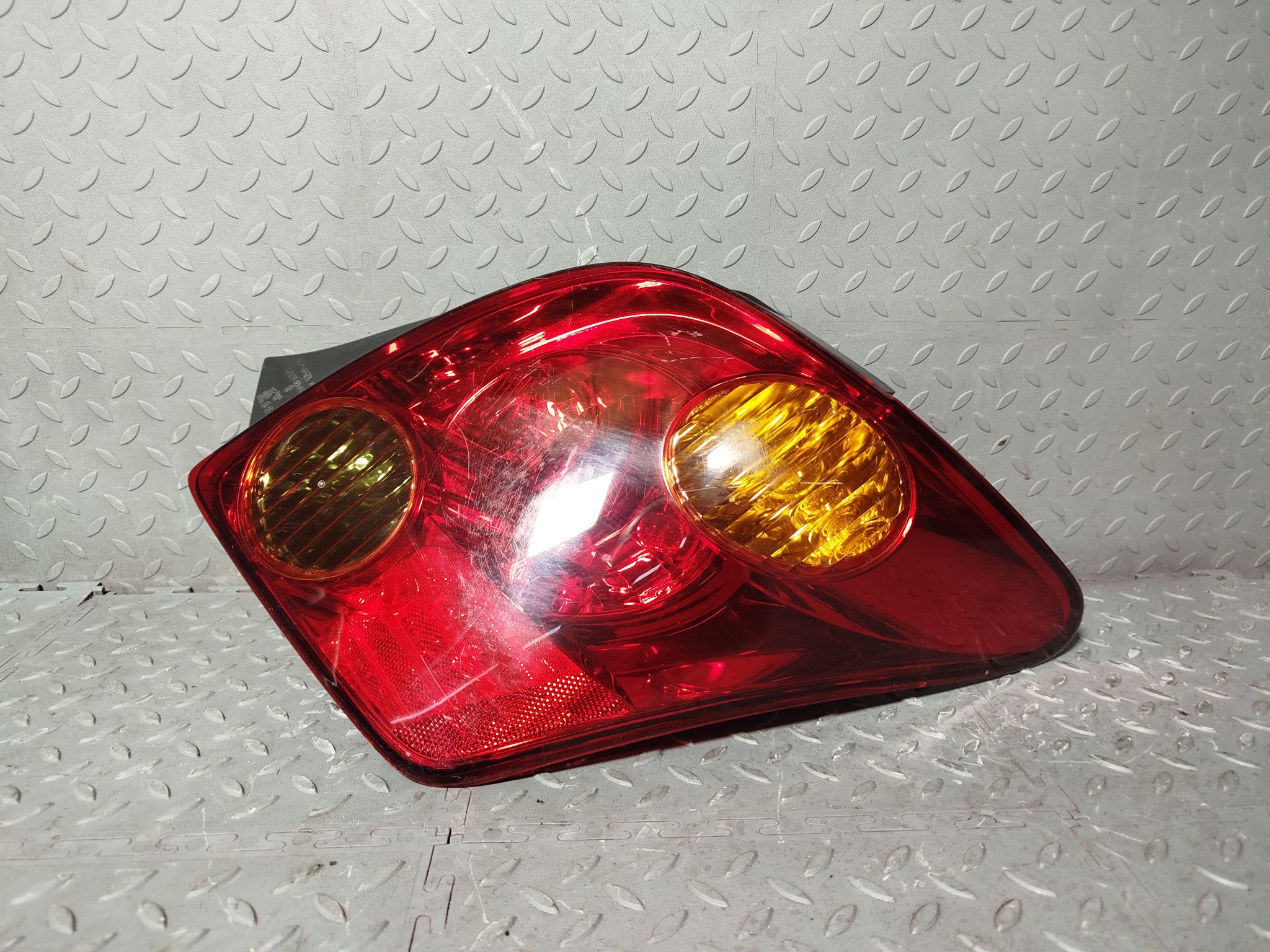 ФОНАРЬ TOYOTA ПРАВЫЙ 8155052301  QE240