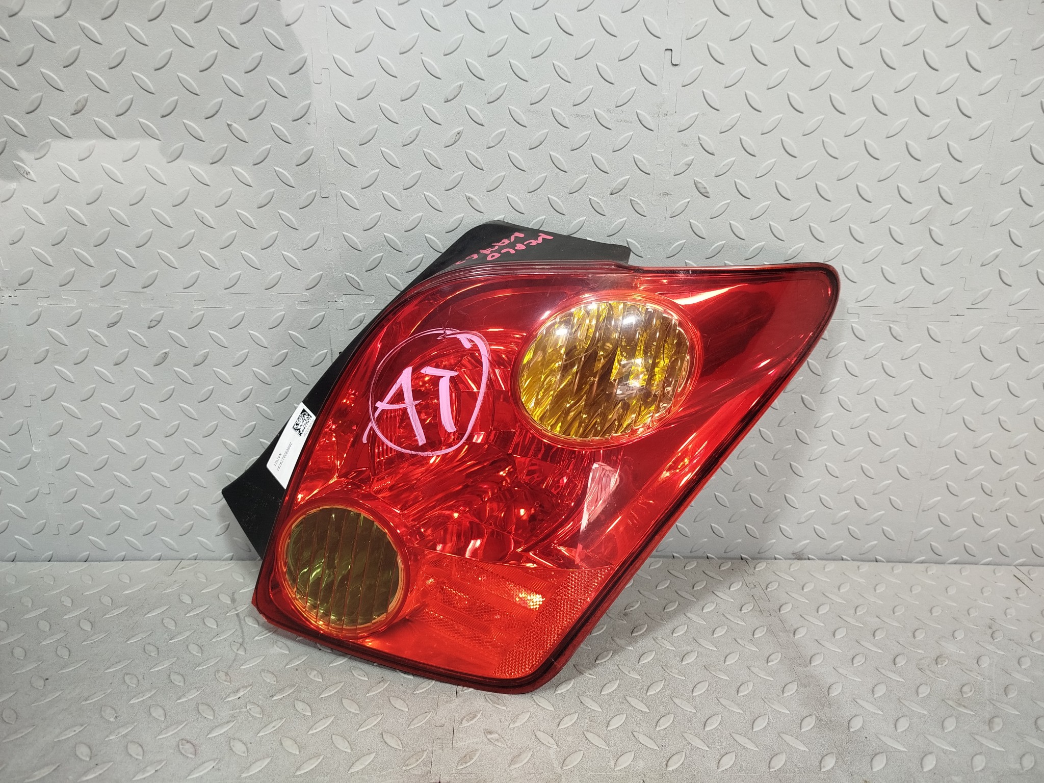 ФОНАРЬ TOYOTA ПРАВЫЙ 8155052301  NA7621