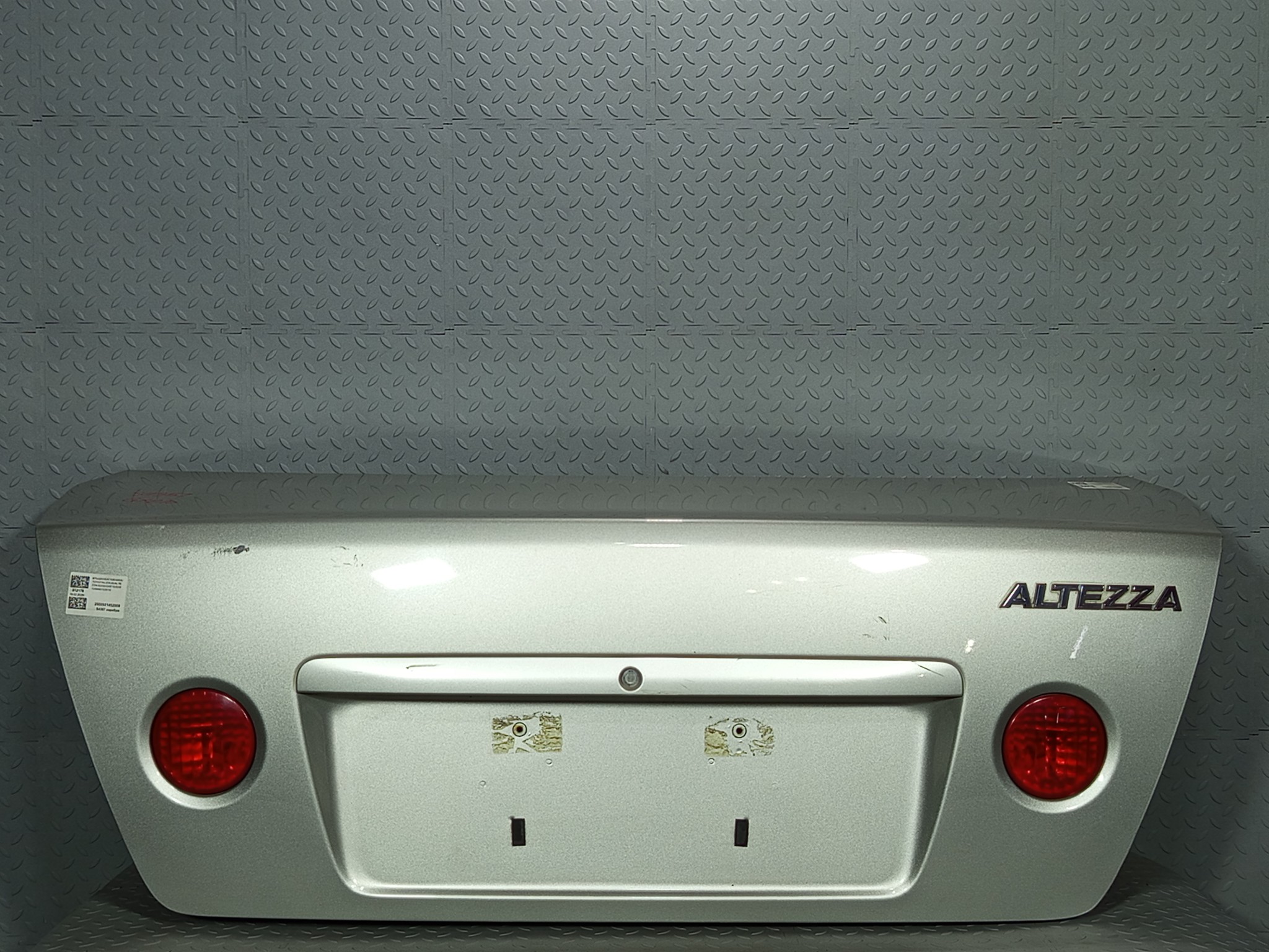 КРЫШКА БАГАЖНИКА TOYOTA LEXUS ALTEZZA IS200 6440153010  серебро, 1C0 S4357