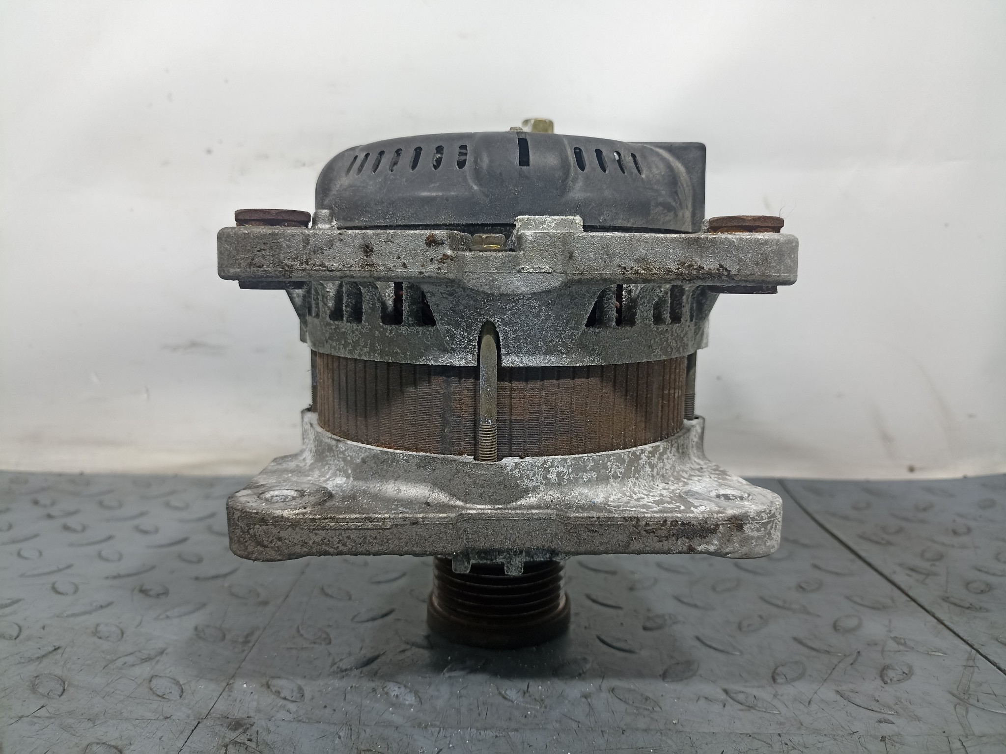 ГЕНЕРАТОР NISSAN MAZDA SUZUKI 23100EN000  F2630Z