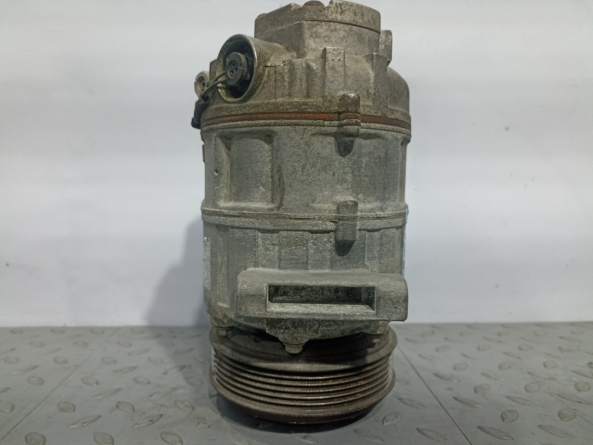 КОМПРЕССОР КОНДИЦИОНЕРА NISSAN SUZUKI 926001GZ0A D2006