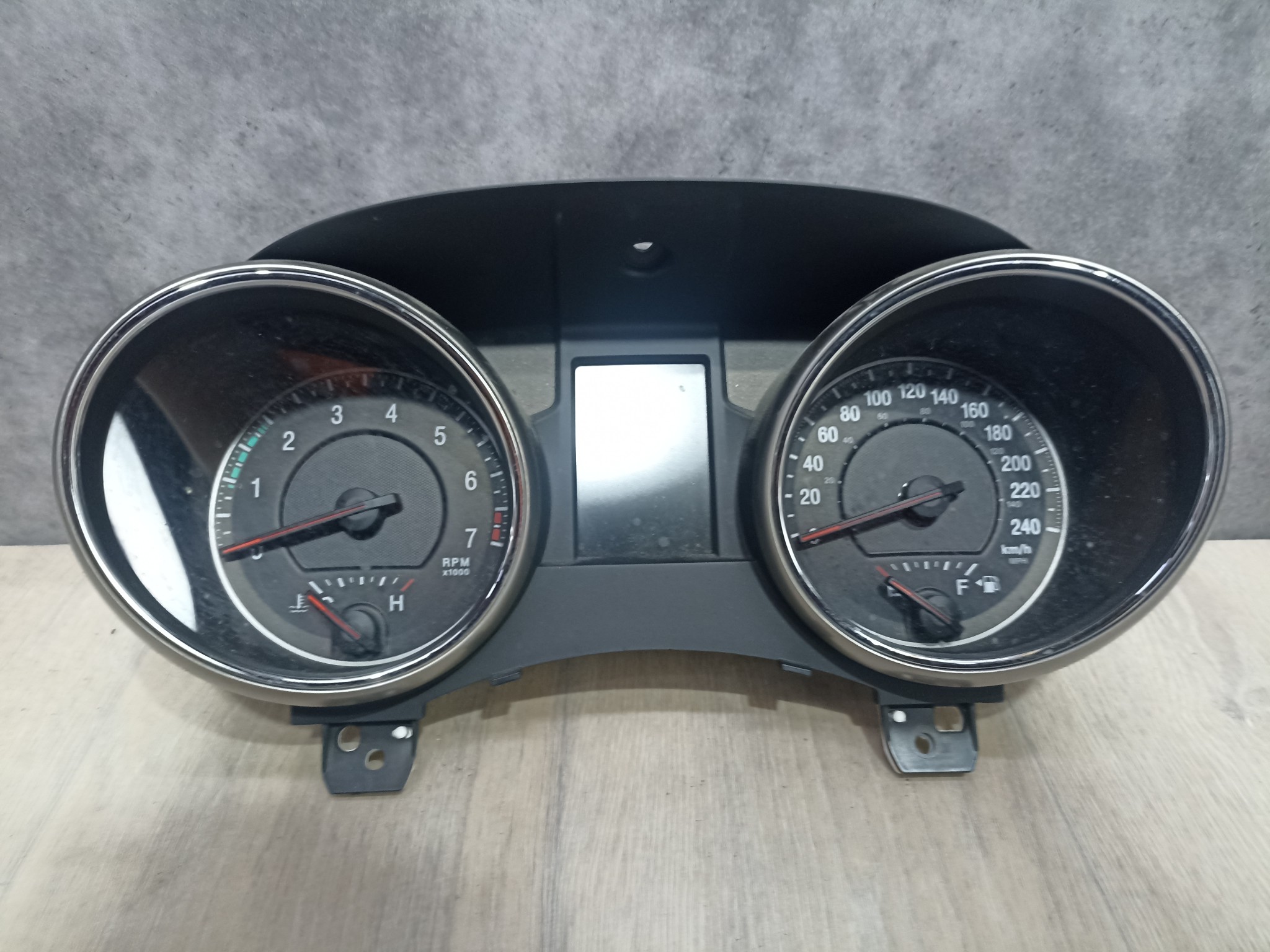 ЩИТОК ПРИБОРОВ JEEP 68229051AA S4472