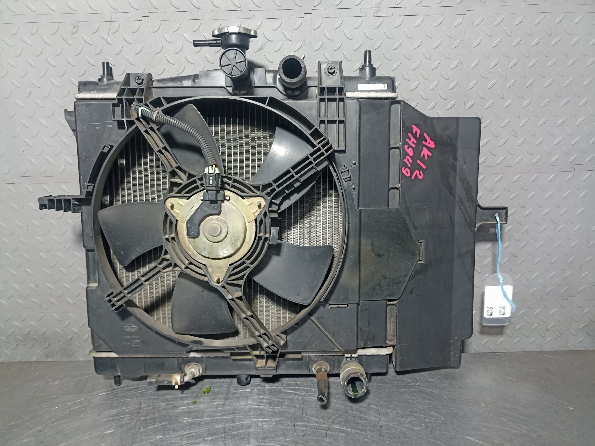 РАДИАТОР ДВИГАТЕЛЯ NISSAN 214603U500  FA949