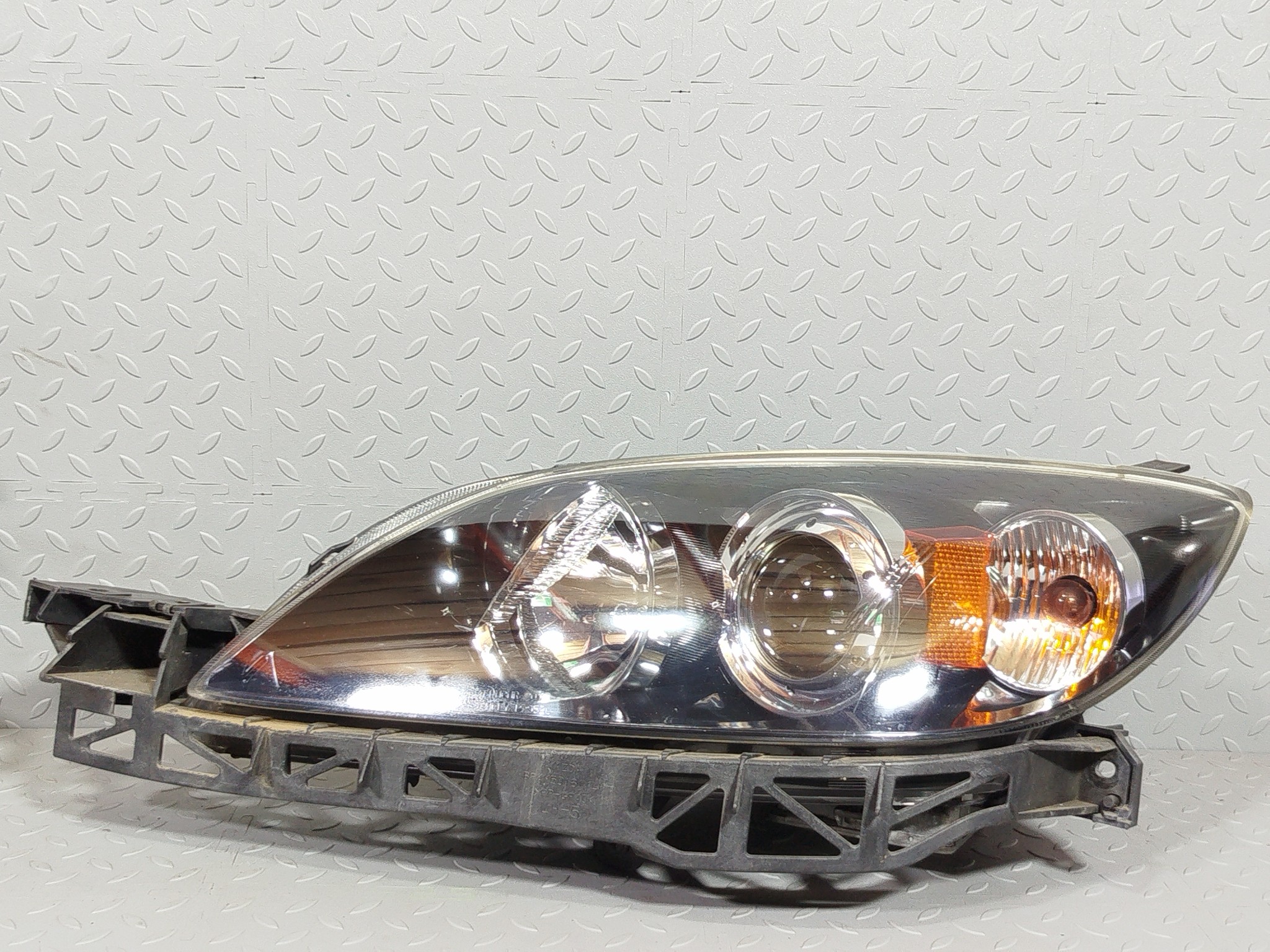 ФАРА MAZDA ЛЕВАЯ B37E51041  S4134Z