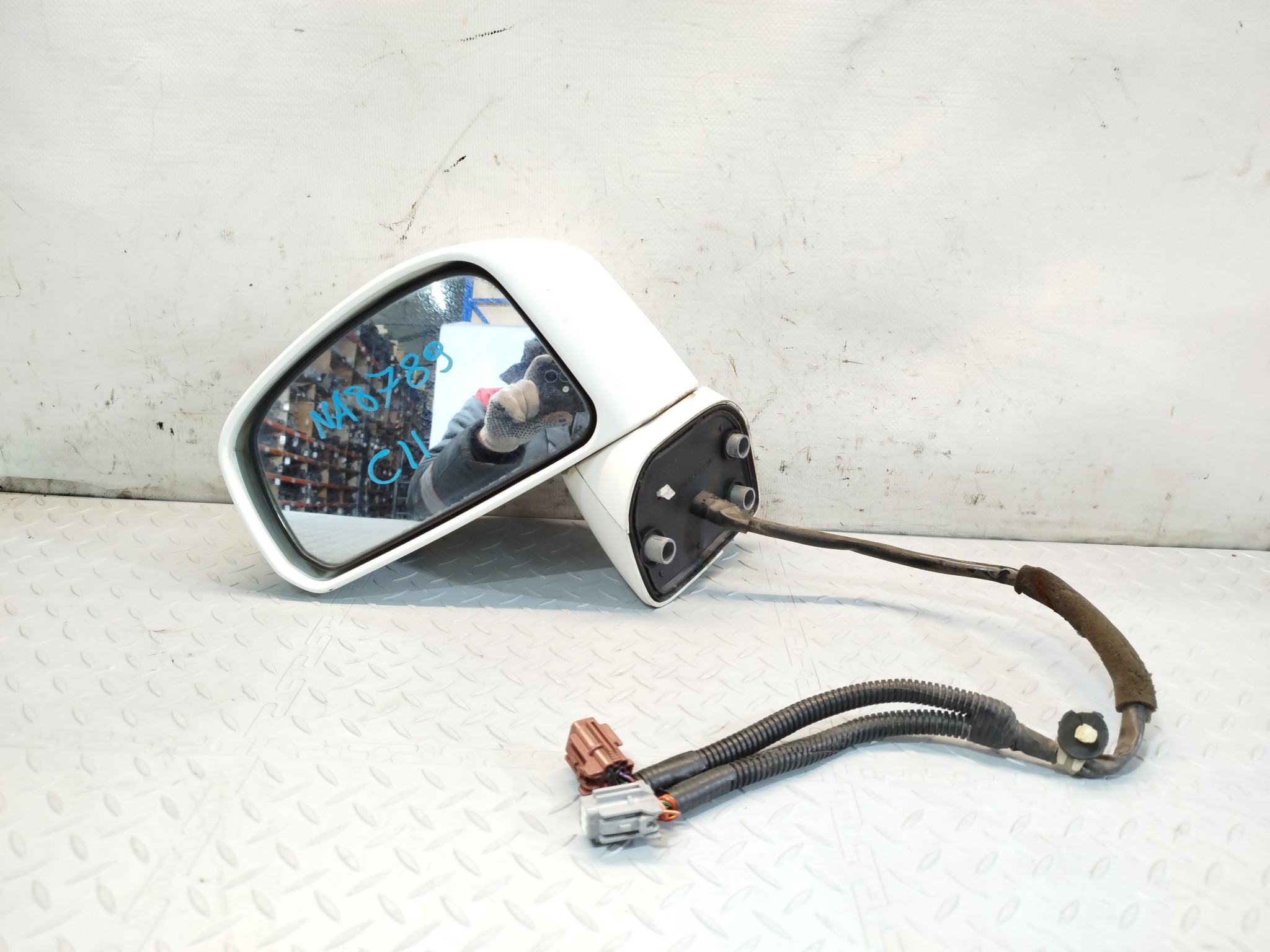 ЗЕРКАЛО NISSAN TIIDA TIIDA LATIO ЛЕВОЕ 963021JY3B  белый, QX1 NA8789Z