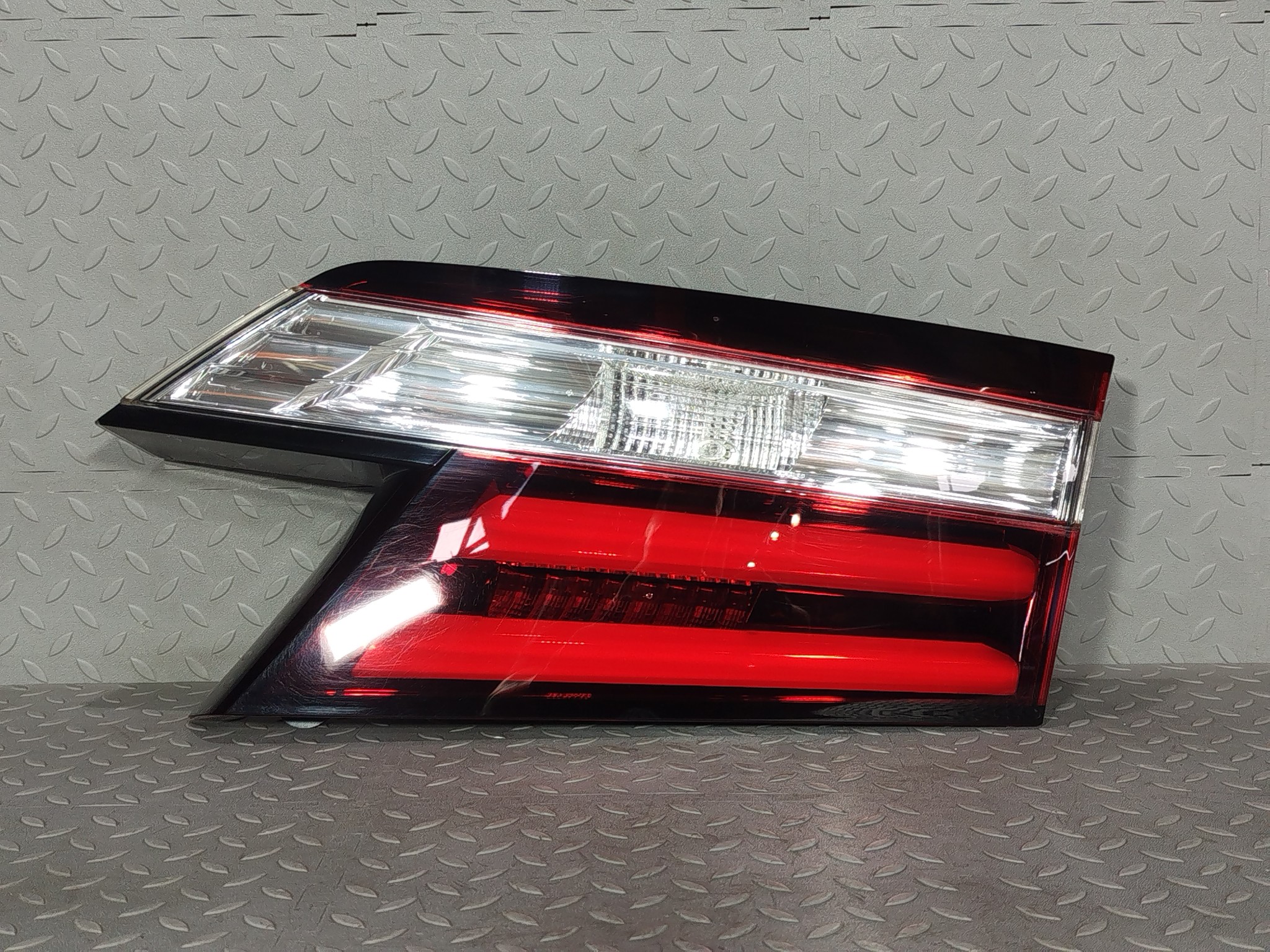 ФАЛЬШПАНЕЛЬ HONDA ПРАВАЯ 34150T6A003  KB2396Z
