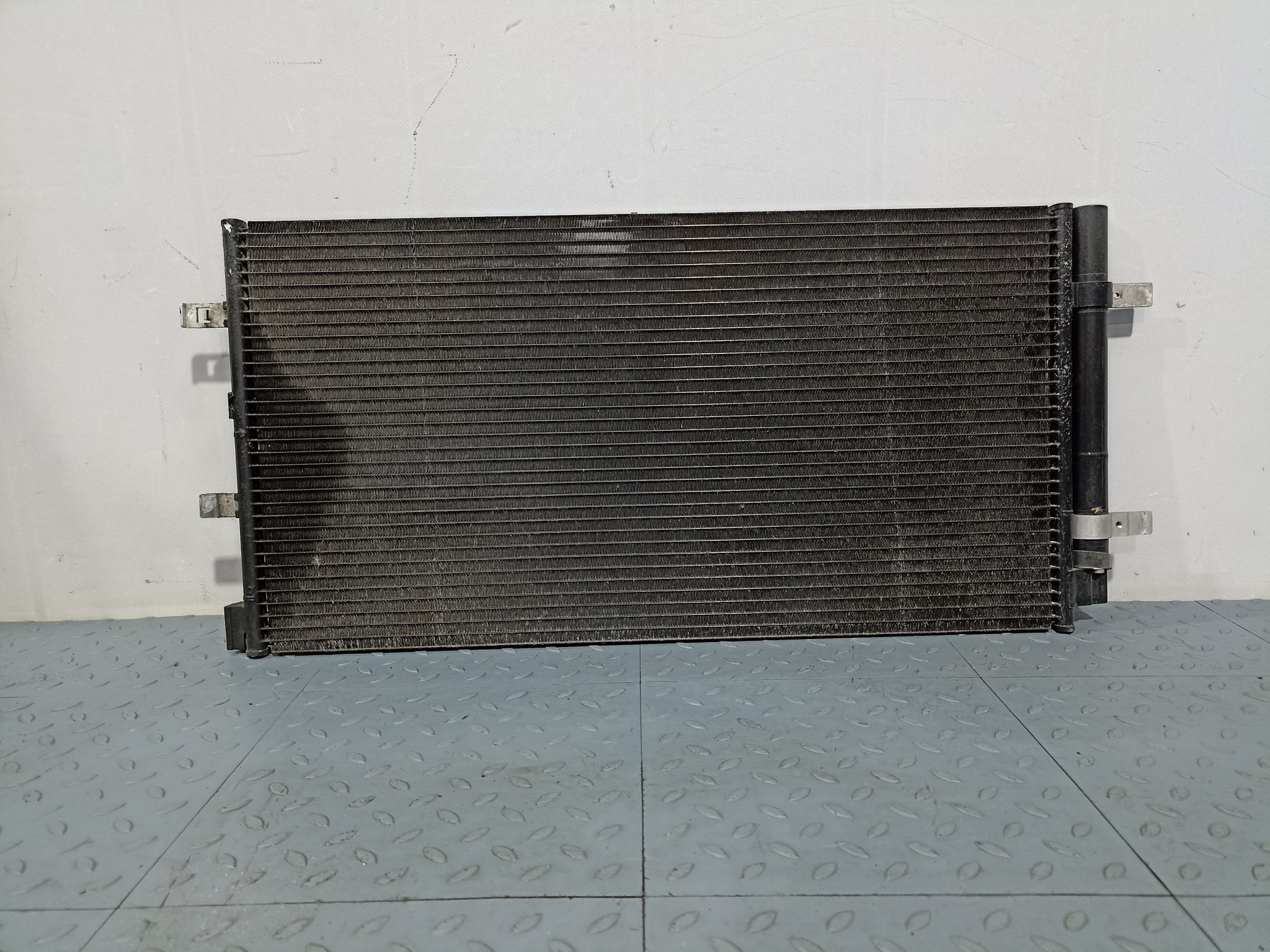 РАДИАТОР КОНДИЦИОНЕРА AUDI PORSCHE 8T0260403 КE527Z