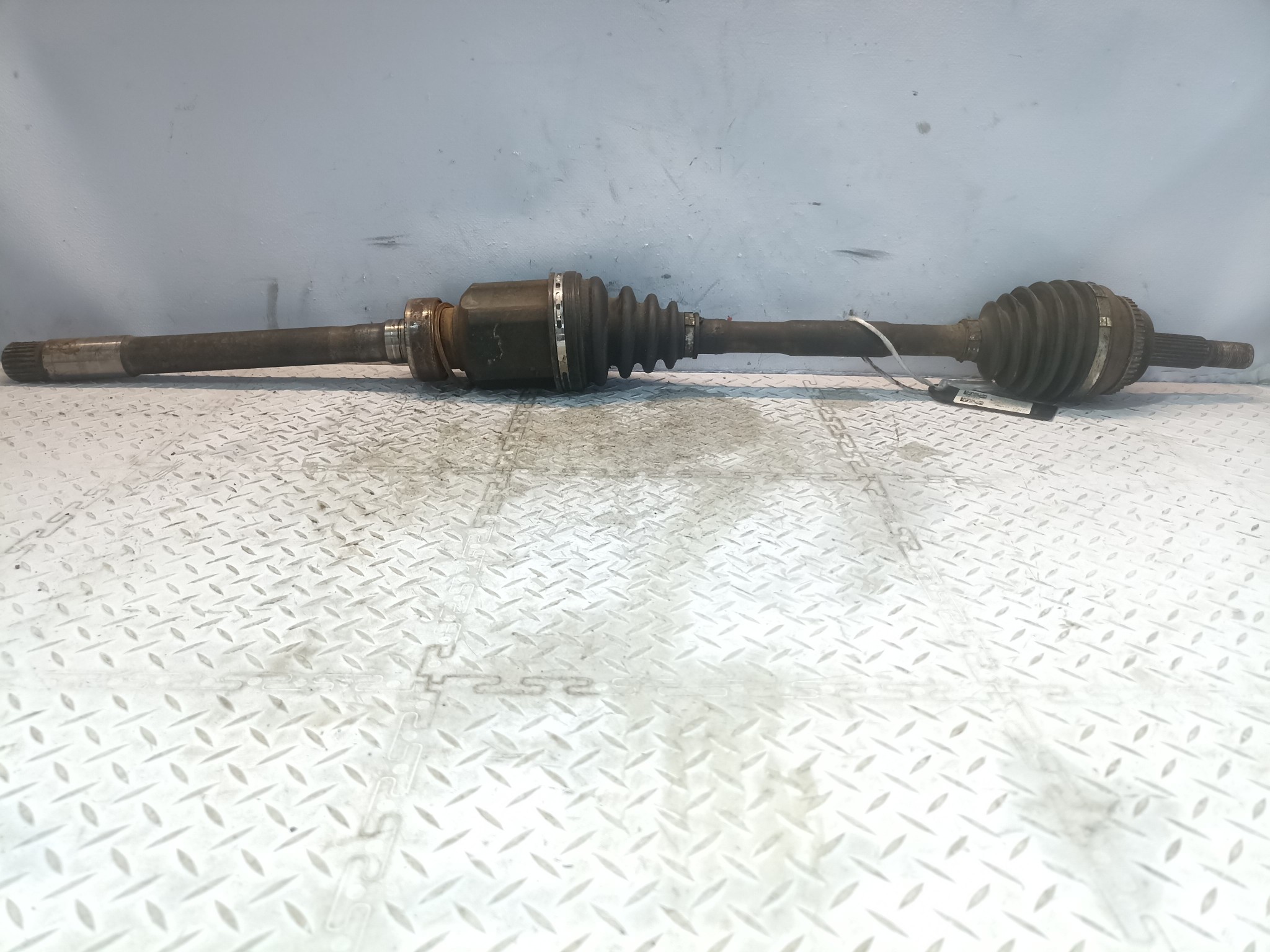 ПРИВОД TOYOTA DAIHATSU ПЕРЕДНИЙ ПРАВЫЙ 4341028040 KE826