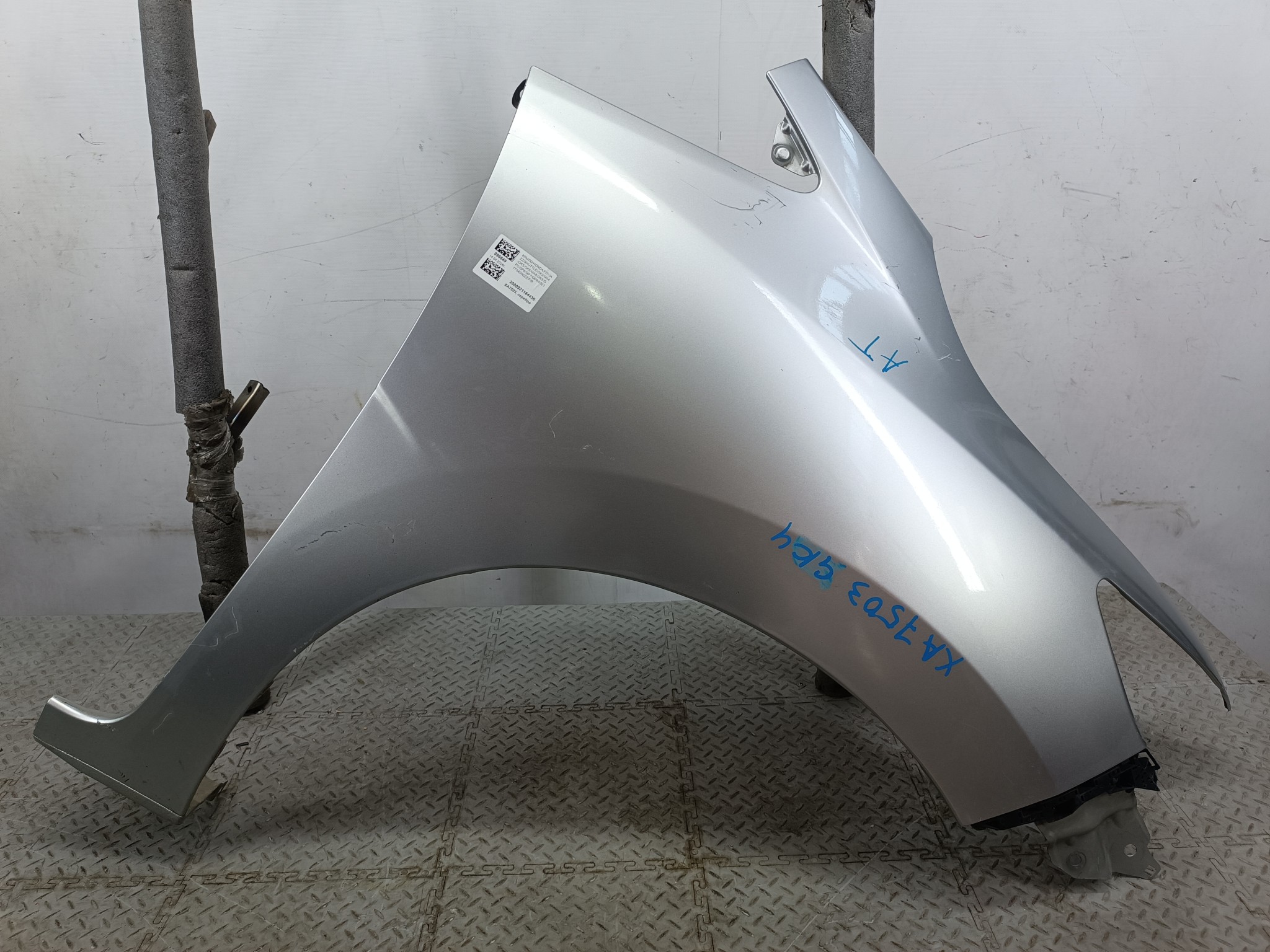 КРЫЛО HONDA FIT JAZZ SHUTTLE 60211T5A000ZZ ПЕРЕДНЕЕ ПРАВОЕ  серебро, NH700M XA7503