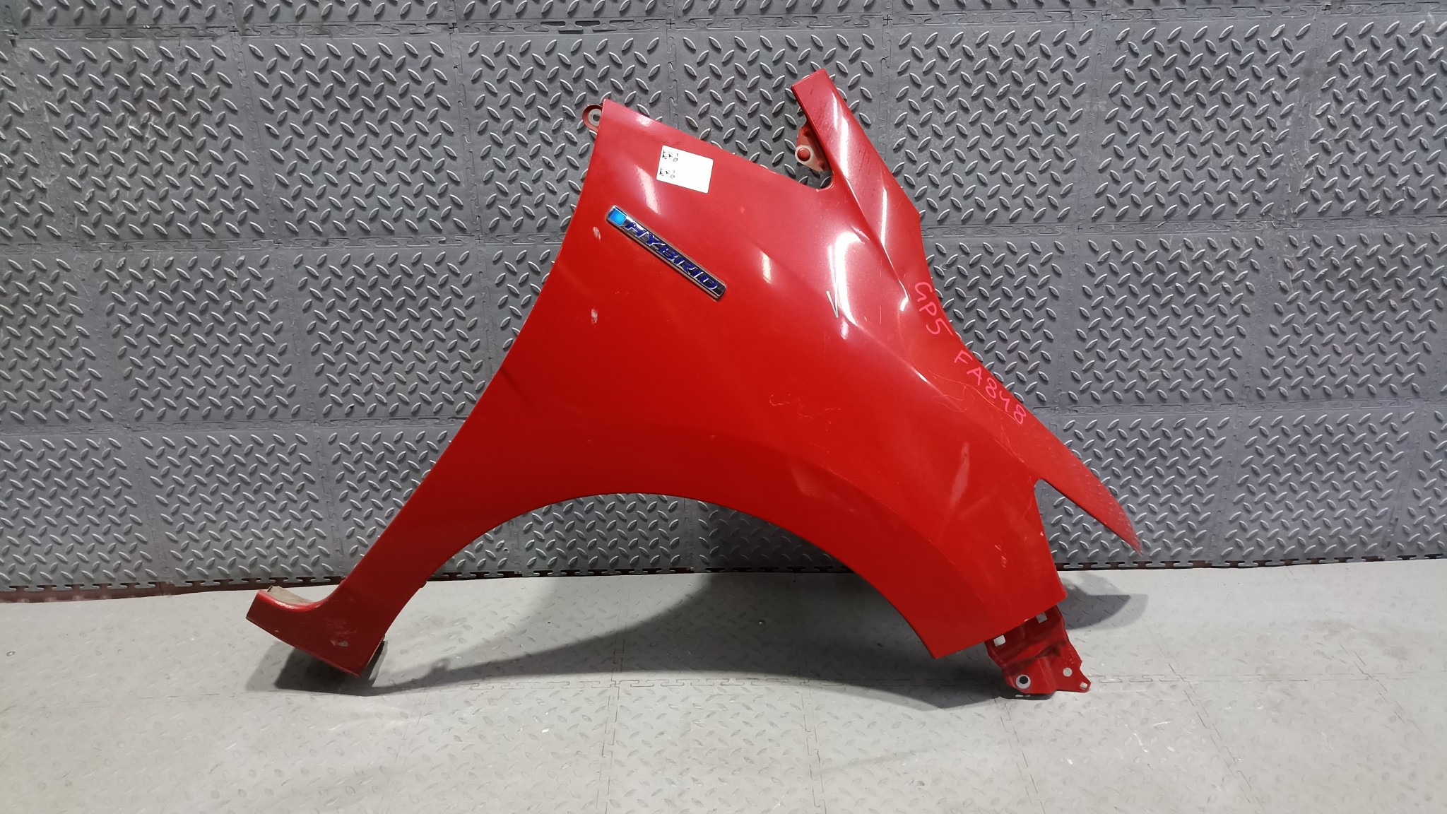 КРЫЛО HONDA FIT JAZZ SHUTTLE 60211T5A000ZZ ПЕРЕДНЕЕ ПРАВОЕ  красный, R81 FA848