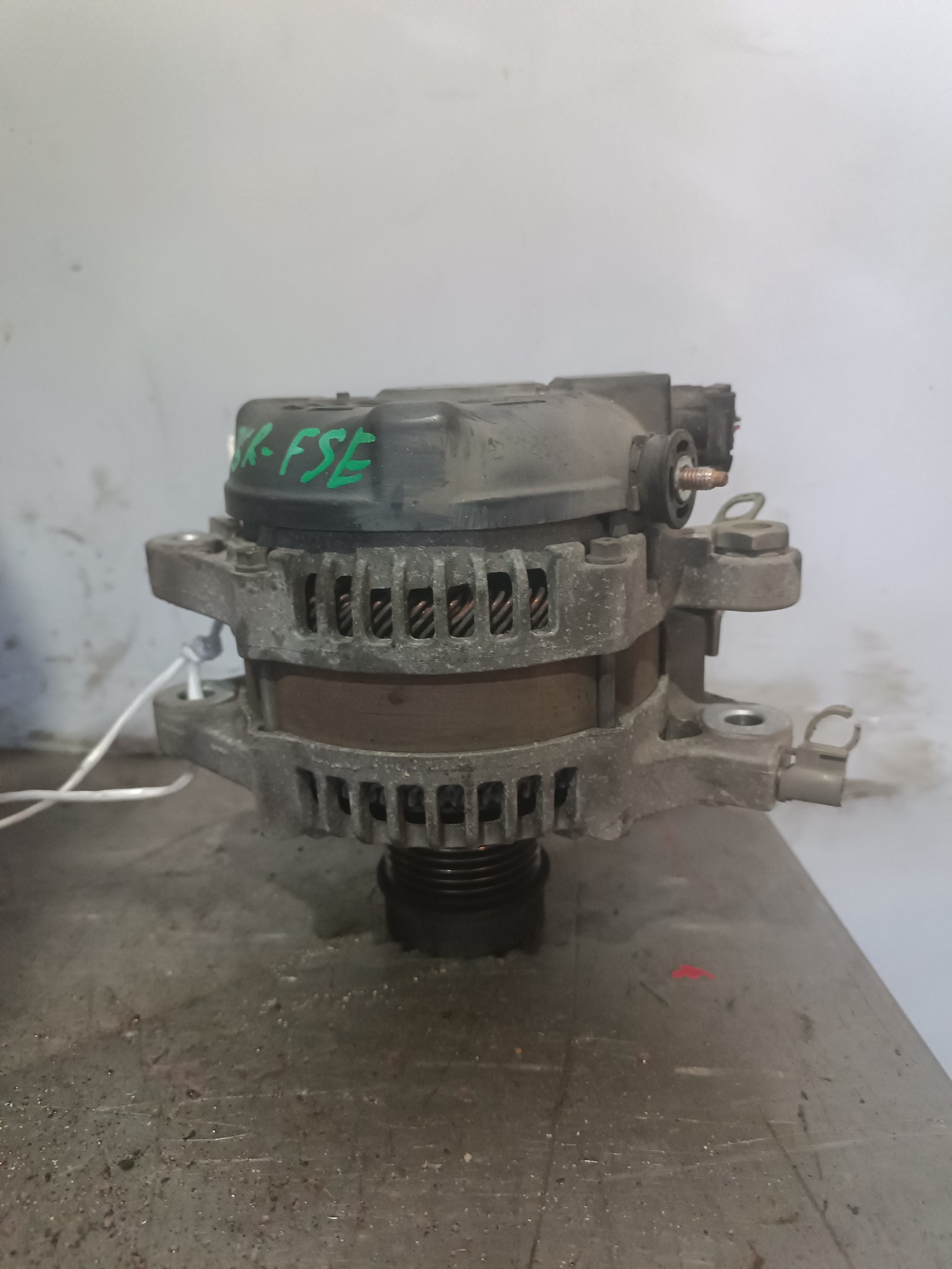 ГЕНЕРАТОР TOYOTA LEXUS 2706031040  GA427Z