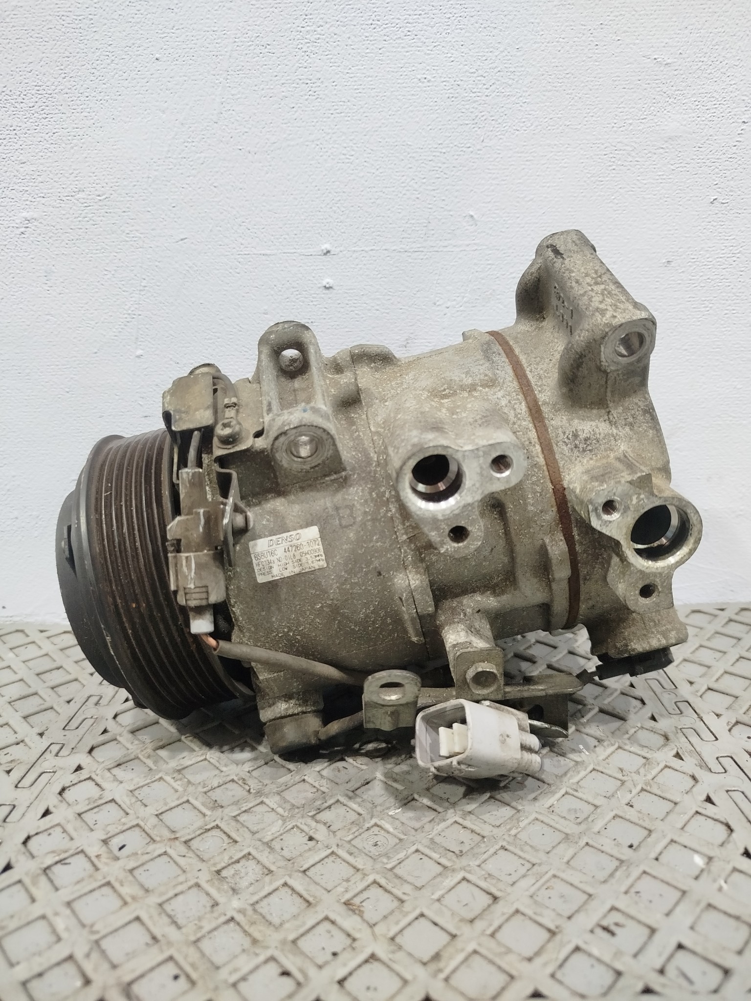КОМПРЕССОР КОНДИЦИОНЕРА TOYOTA LEXUS 883203A270 D038