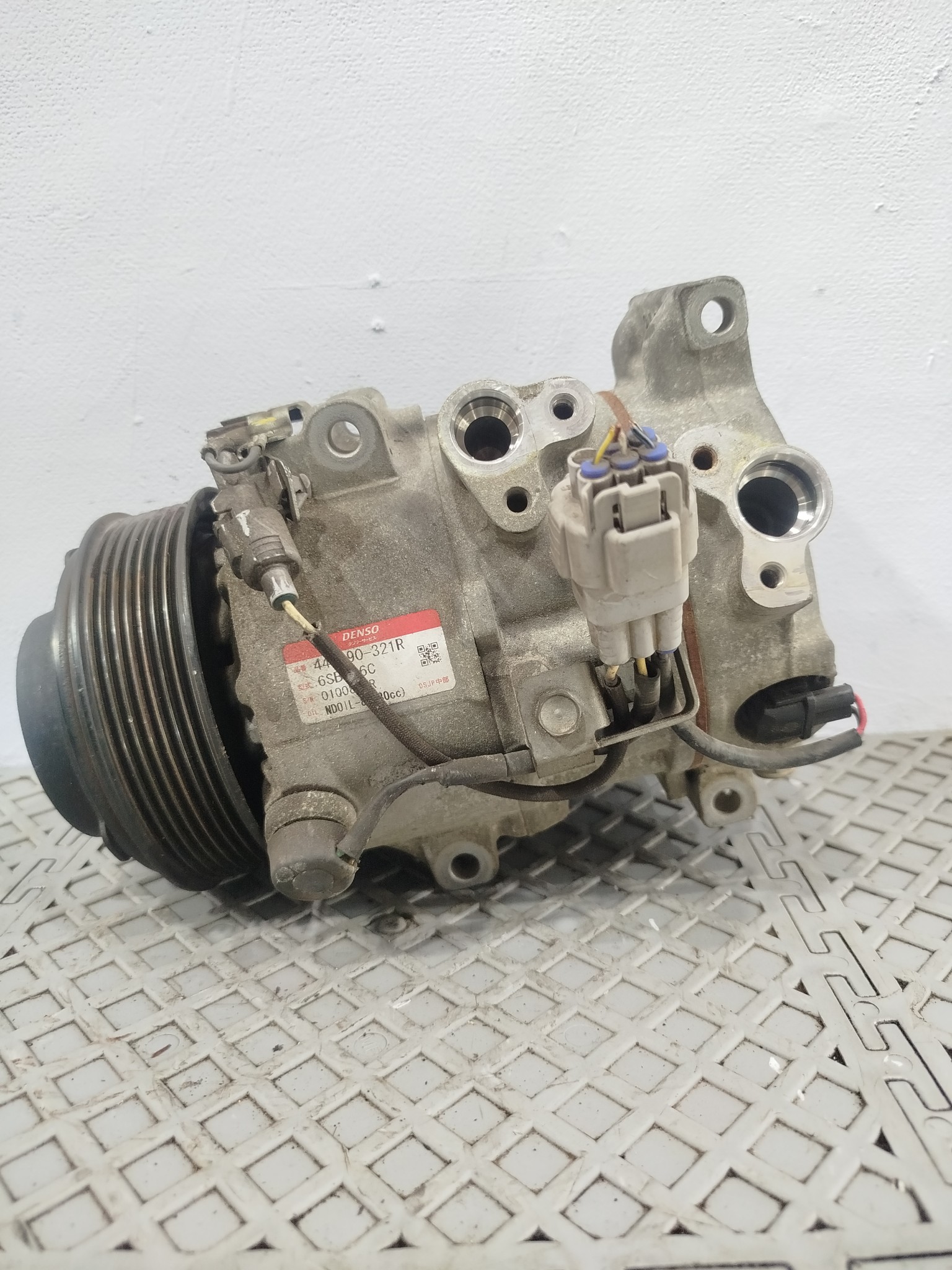 КОМПРЕССОР КОНДИЦИОНЕРА TOYOTA LEXUS 883203A270 D025