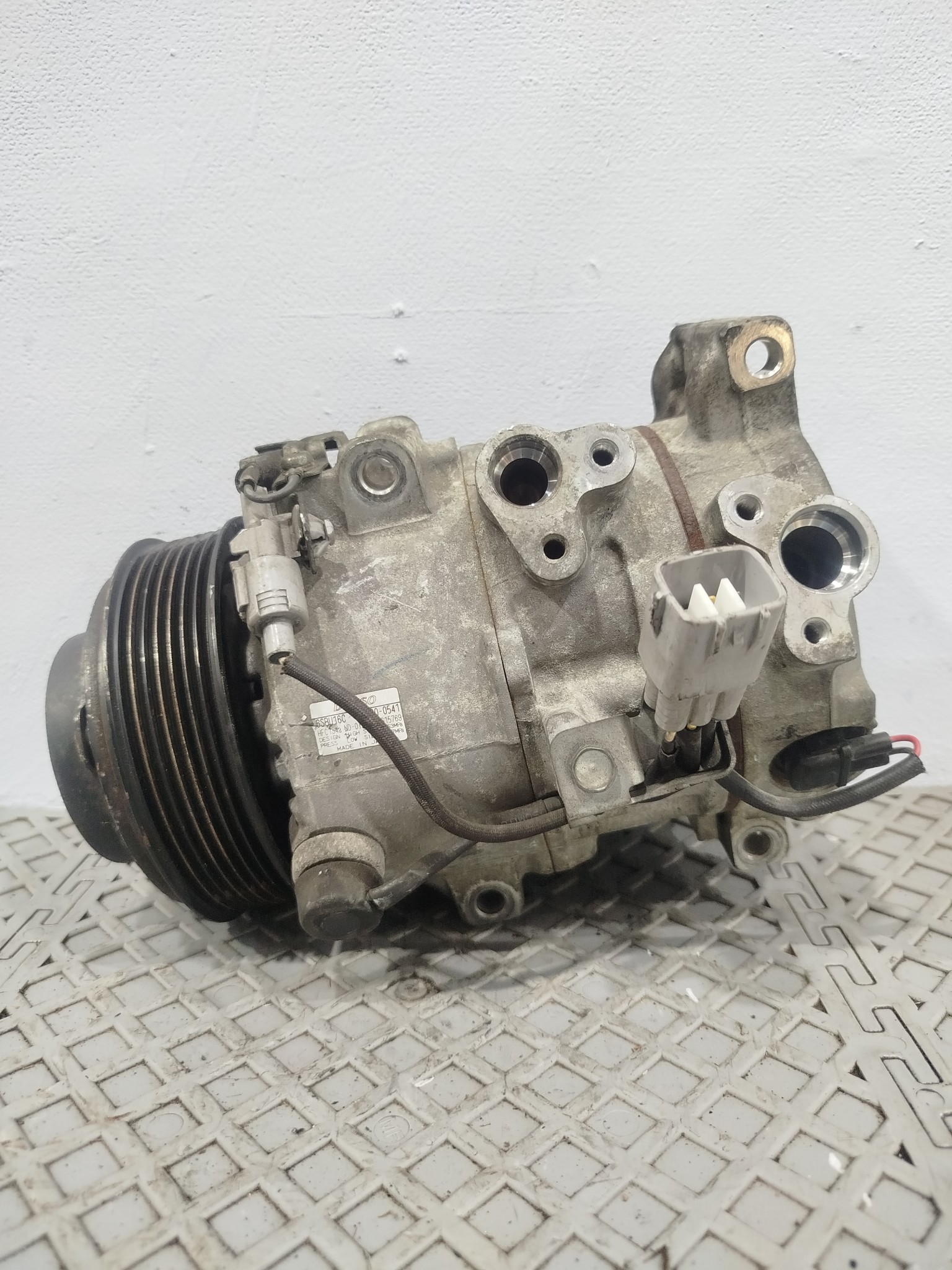 КОМПРЕССОР КОНДИЦИОНЕРА TOYOTA LEXUS 883203A270 D029