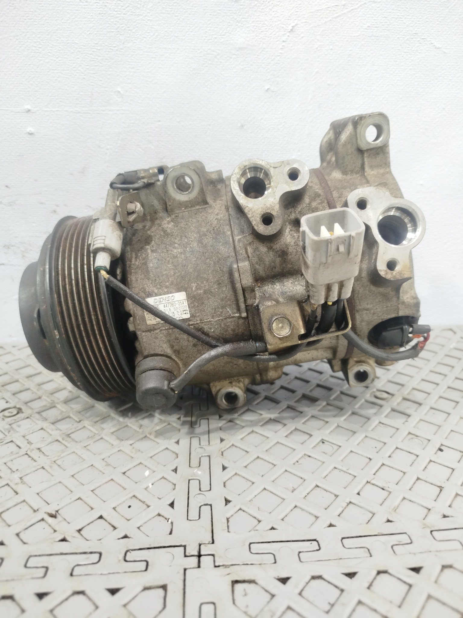 КОМПРЕССОР КОНДИЦИОНЕРА TOYOTA LEXUS 883203A270 D027