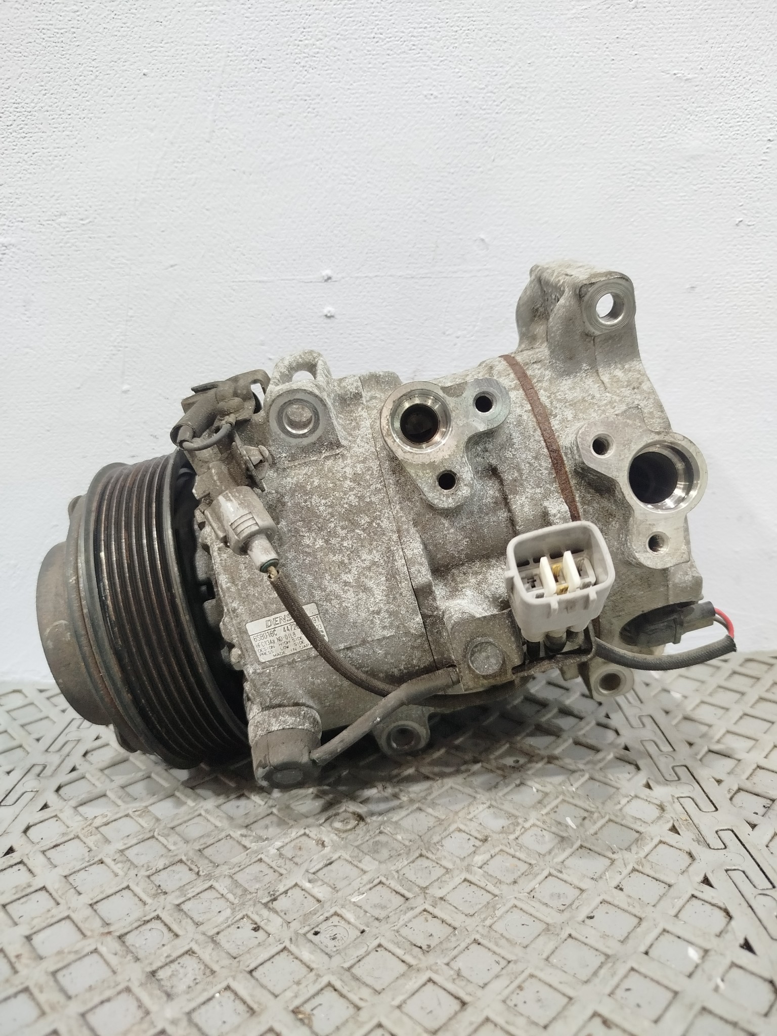 КОМПРЕССОР КОНДИЦИОНЕРА TOYOTA LEXUS 883203A270 F2437Z