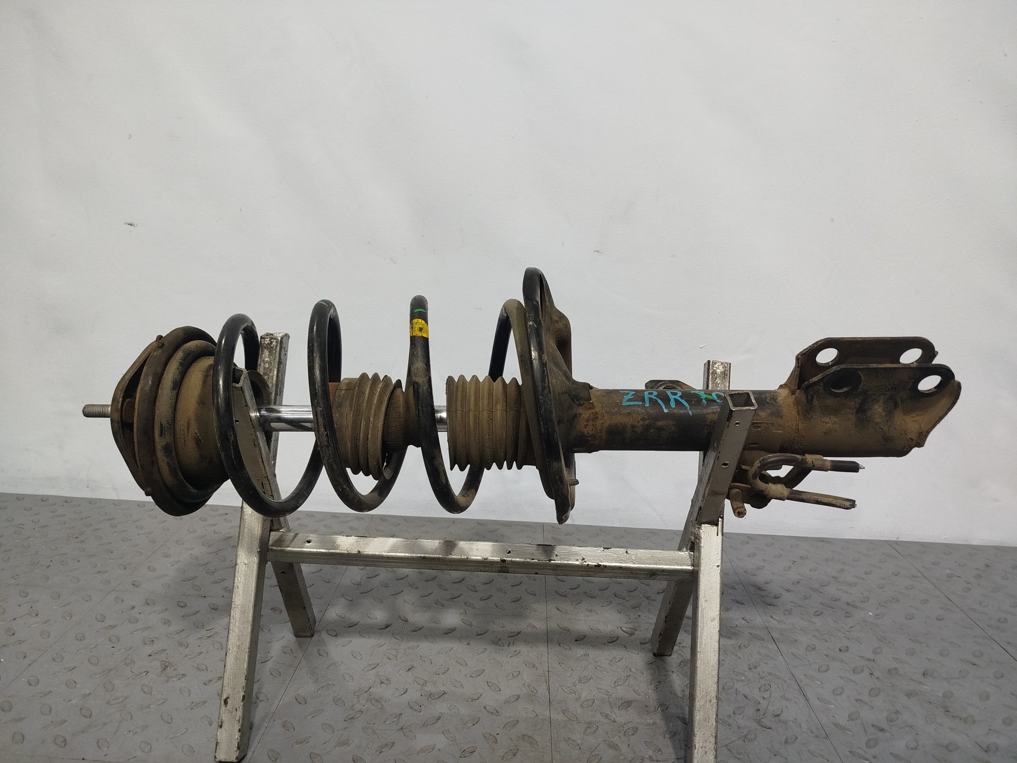 СТОЙКА ХОДОВКИ TOYOTA ПЕРЕДНЯЯ ЛЕВАЯ 4852080133  F2104(1)