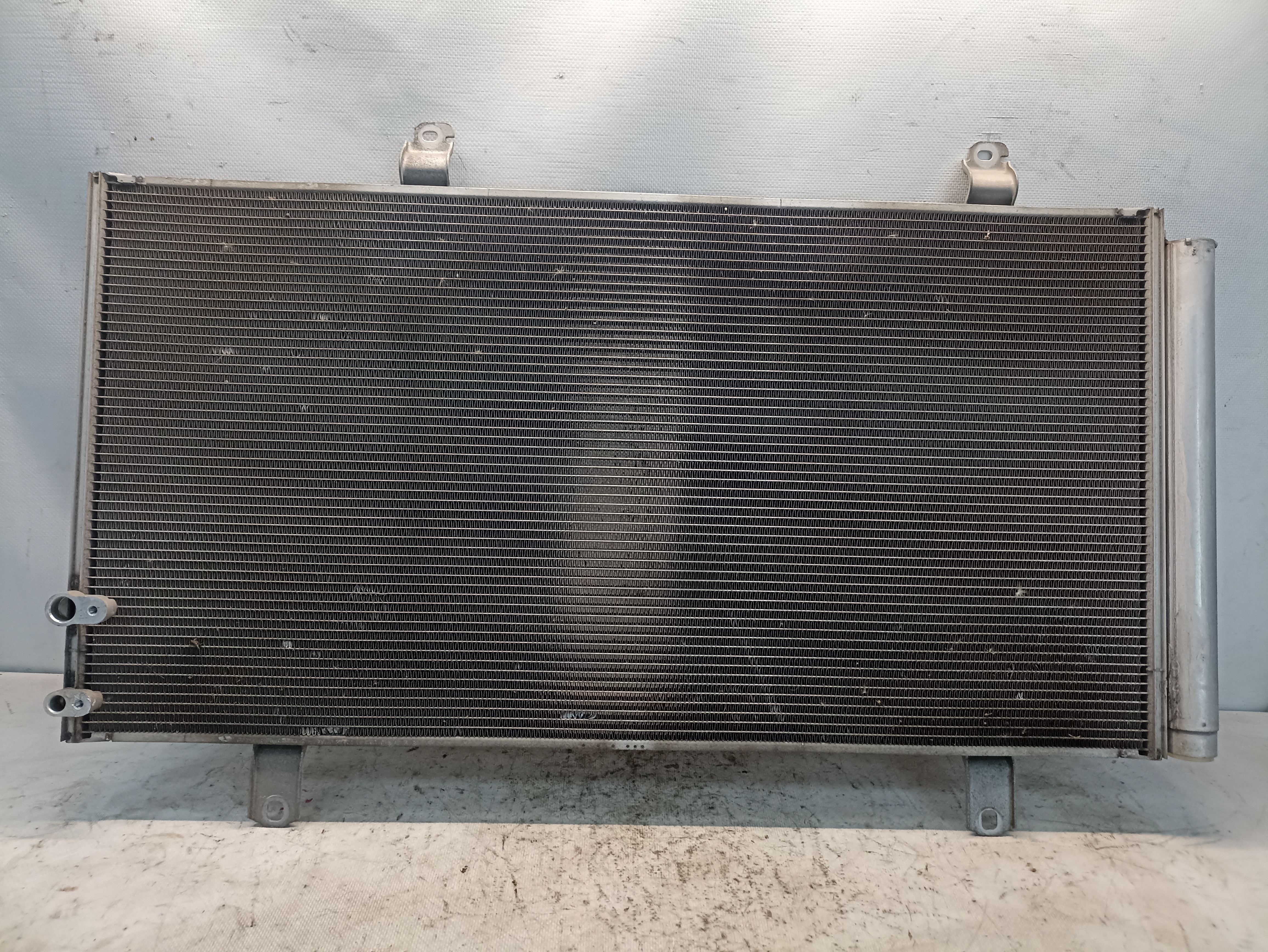 РАДИАТОР КОНДИЦИОНЕРА TOYOTA LEXUS DAIHATSU 8846006210 QE150Z