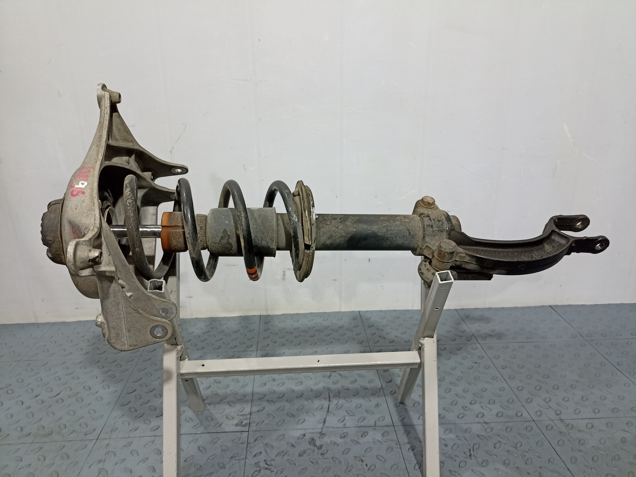 СТОЙКА ХОДОВКИ AUDI ПЕРЕДНЯЯ ЛЕВАЯ 8K0413031CB S3896