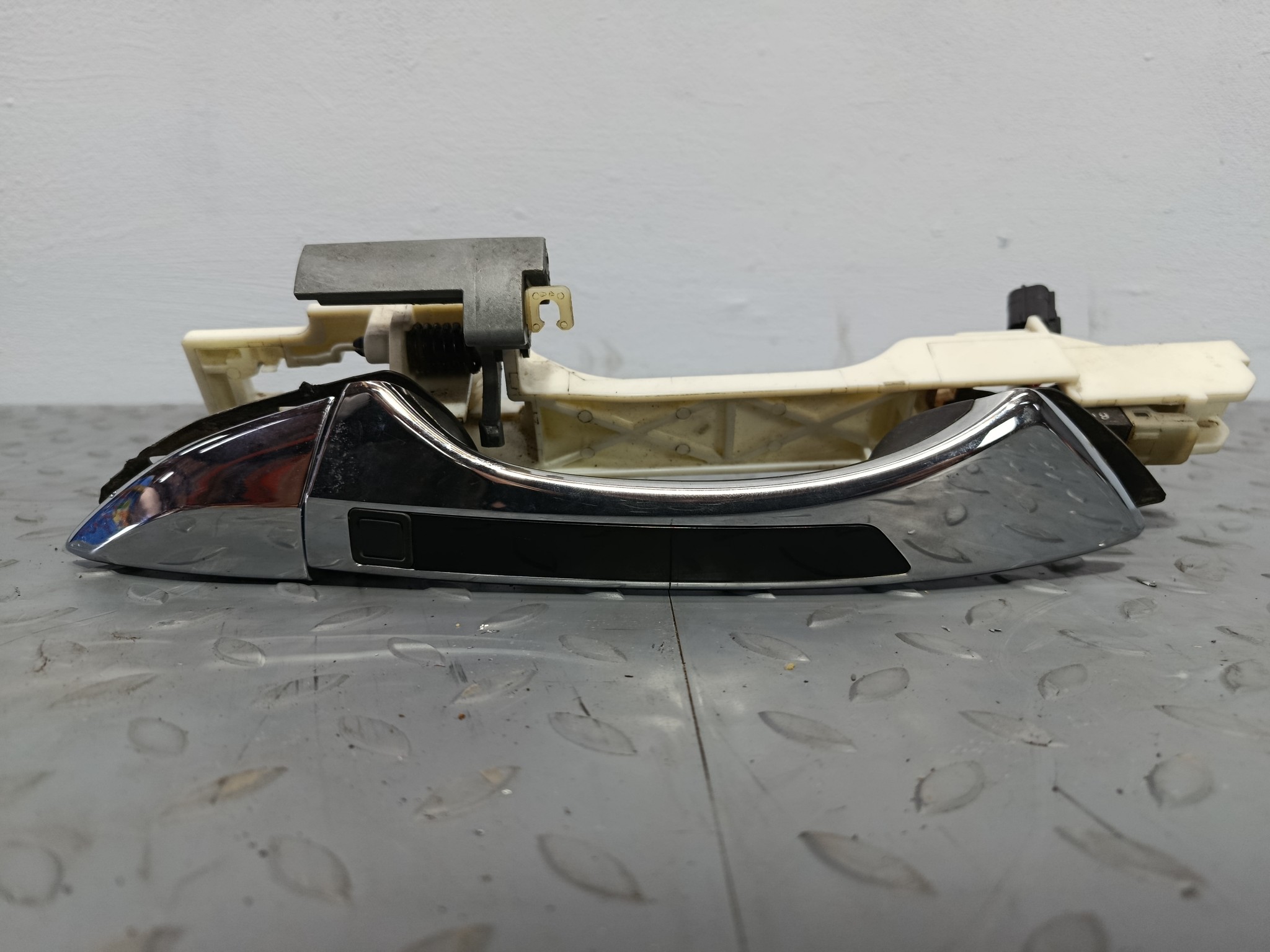 РУЧКА ДВЕРИ ВНЕШНЯЯ HONDA ПЕРЕДНЯЯ ЛЕВАЯ 72182TL0E01  серебро, NH743M S4106Z