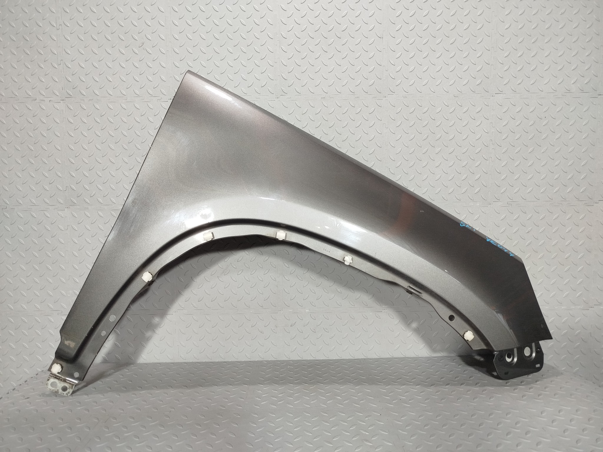 КРЫЛО VOLKSWAGEN TIGUAN 5N0821106A ПЕРЕДНЕЕ ПРАВОЕ серый, LD7R YE044