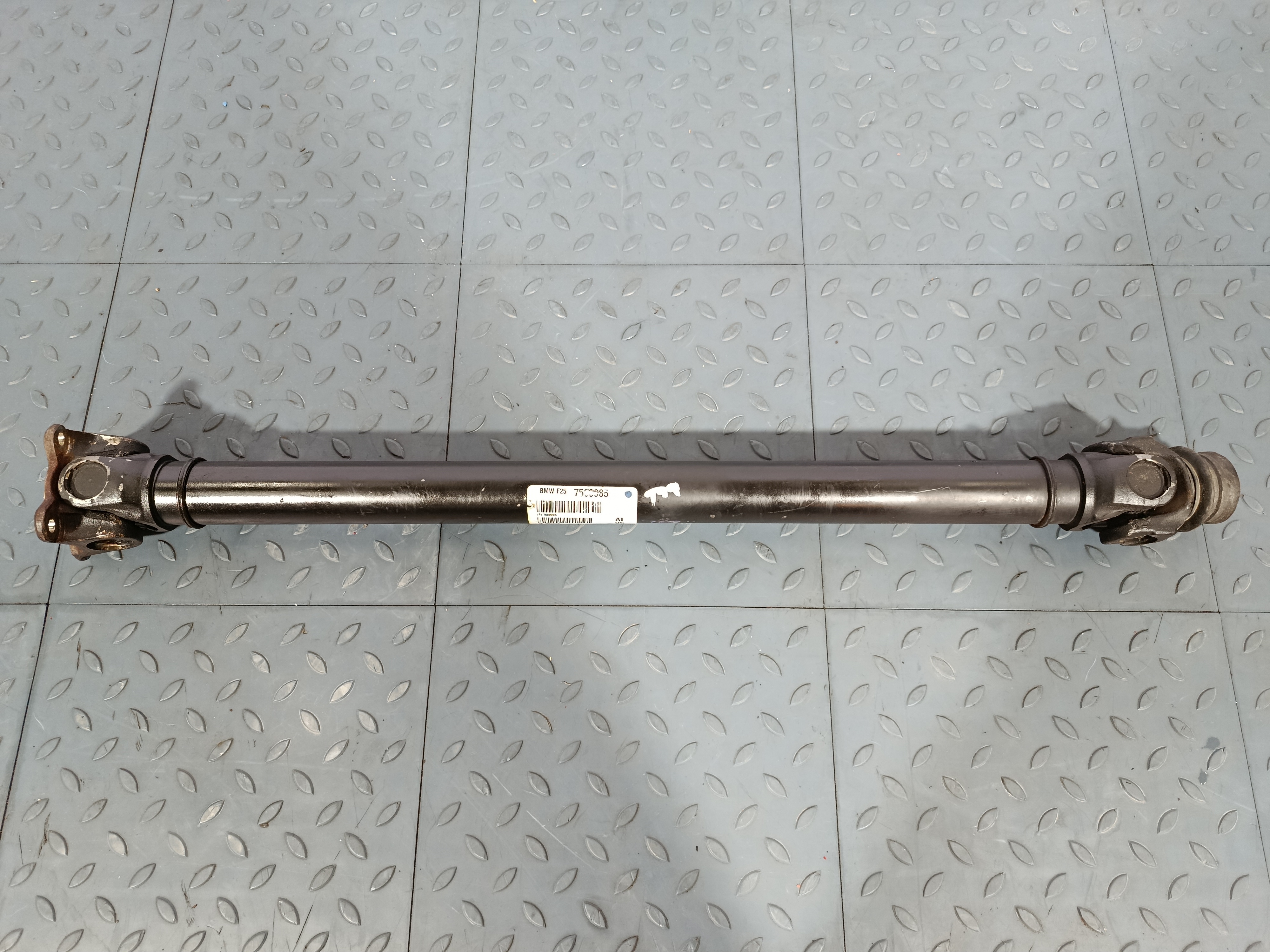 КАРДАН BMW ПЕРЕДНИЙ 26207589985 YE046