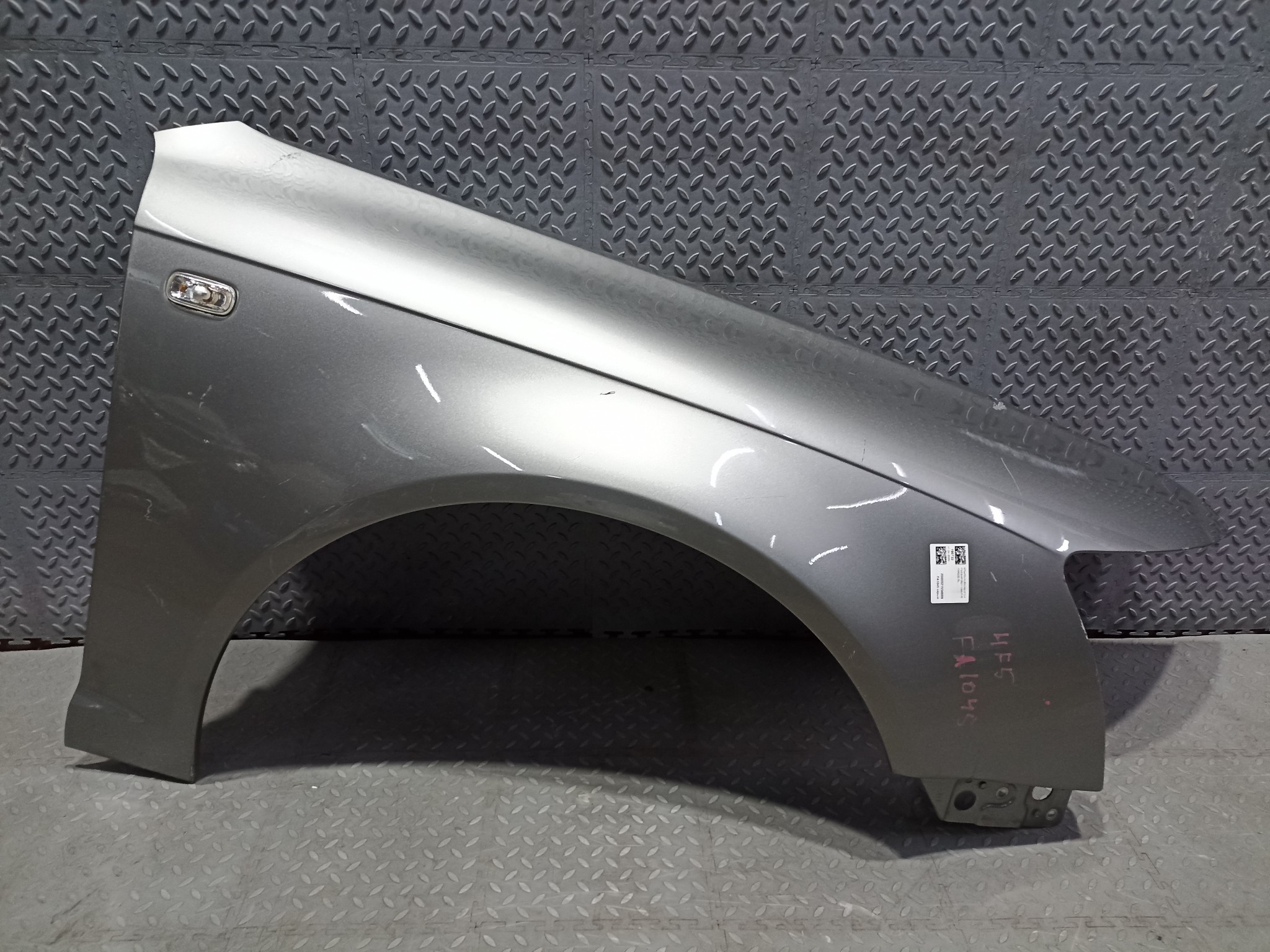 КРЫЛО AUDI A6 4F0821104A ПЕРЕДНЕЕ ПРАВОЕ серый, LY7Q FA1045