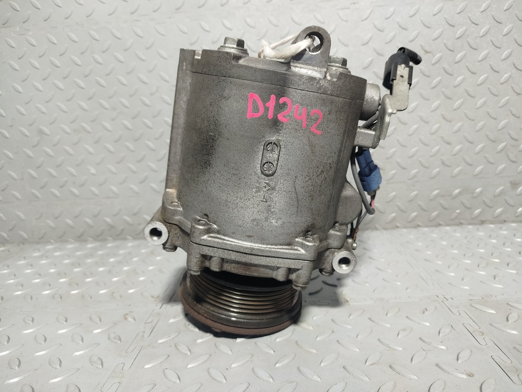 КОМПРЕССОР КОНДИЦИОНЕРА MITSUBISHI 7813A068 D1242