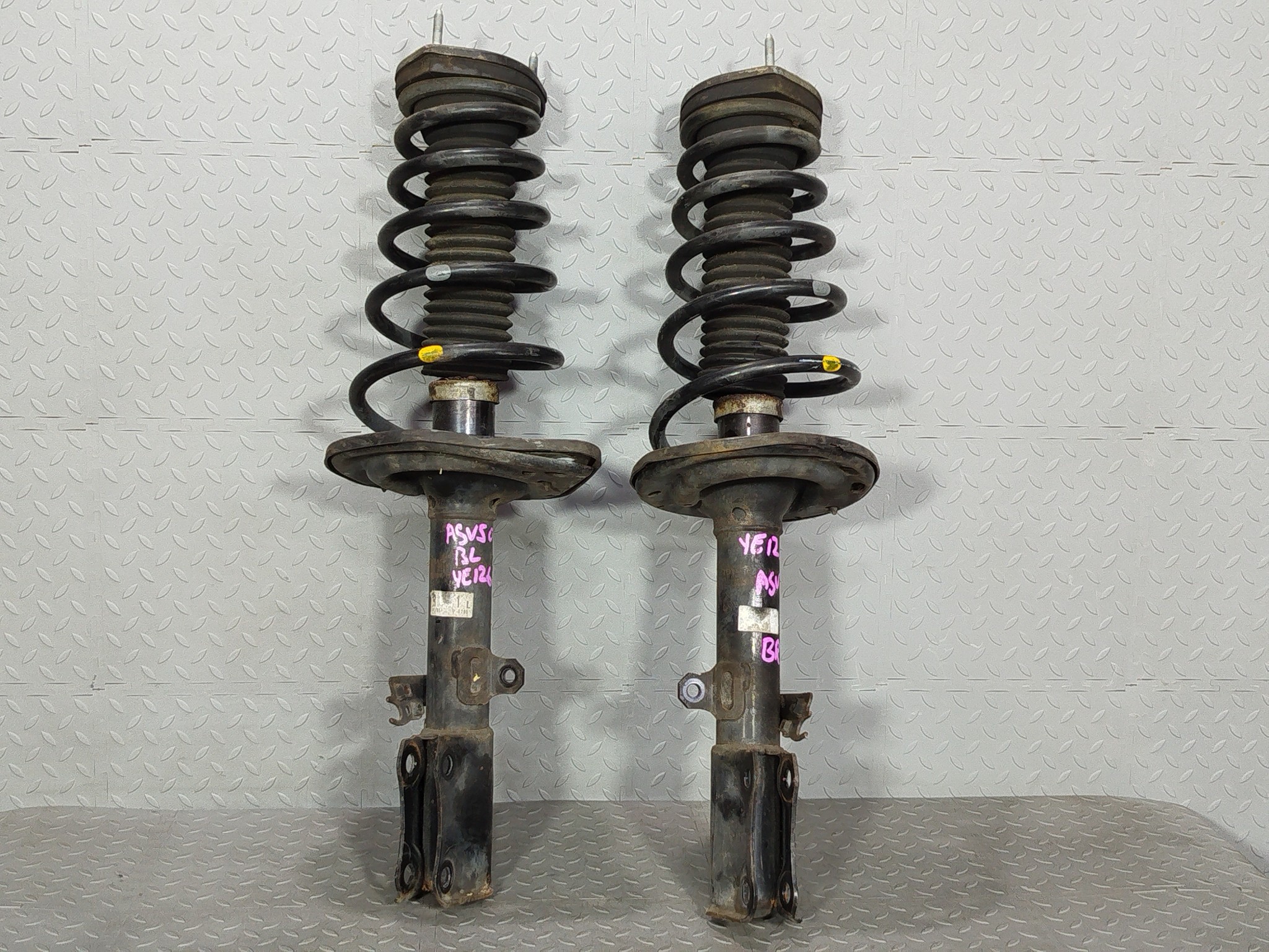 СТОЙКА ХОДОВКИ TOYOTA DAIHATSU ЗАДНЯЯ ЛЕВАЯ ПРАВАЯ 4854080014 YE126