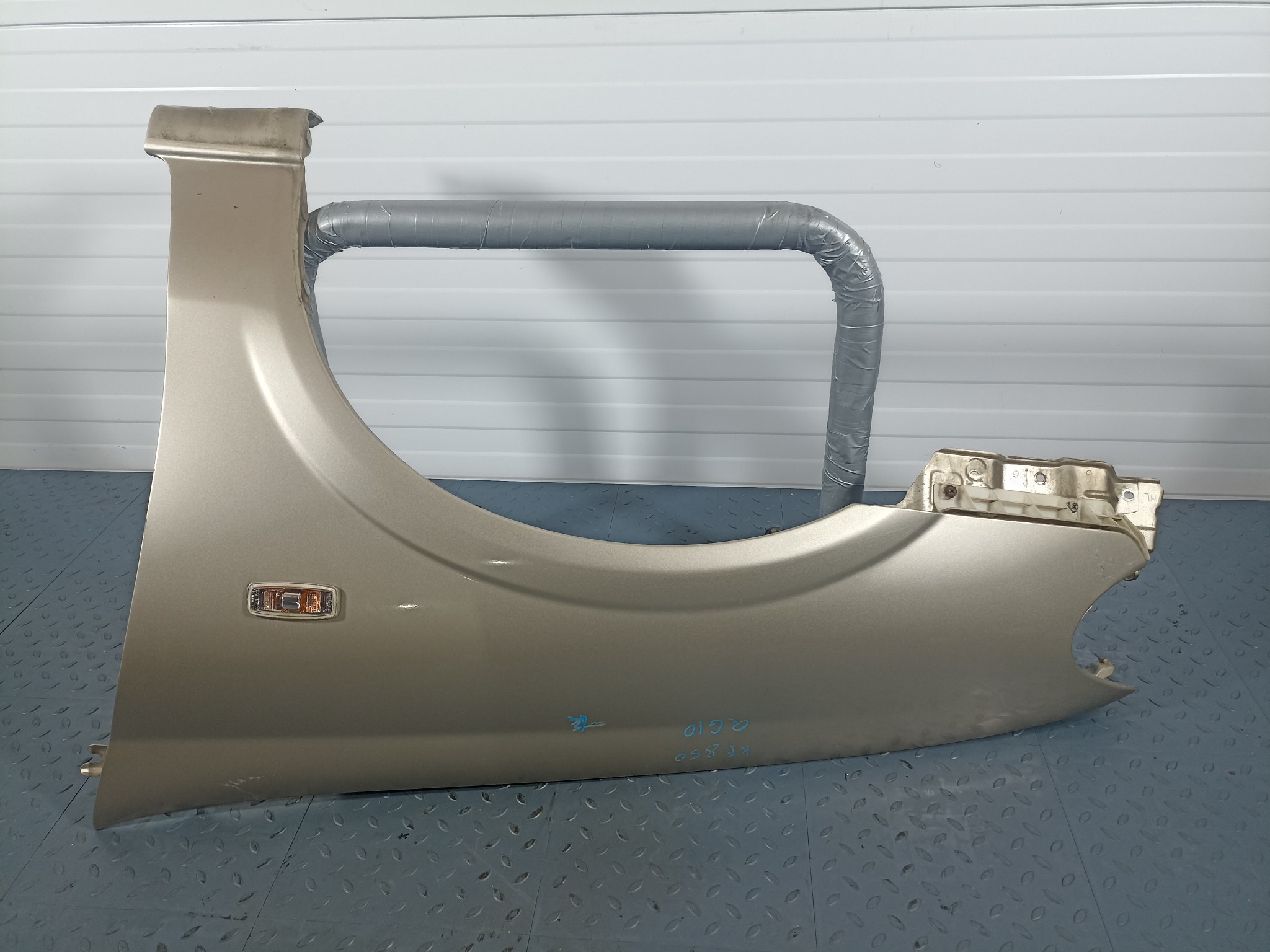 КРЫЛО NISSAN ALMERA BLUEBIRD SYLPHY 631016N635 ПЕРЕДНЕЕ ЛЕВОЕ  бежевый, EV0 KE850