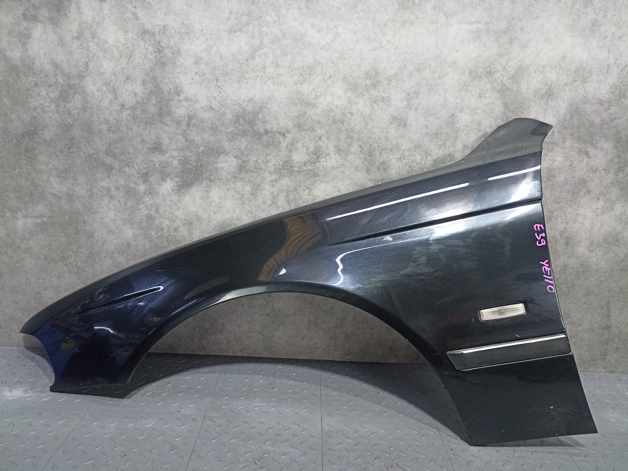 КРЫЛО BMW 5-SERIES 41358162133 ПЕРЕДНЕЕ ЛЕВОЕ черный, 303 YE110