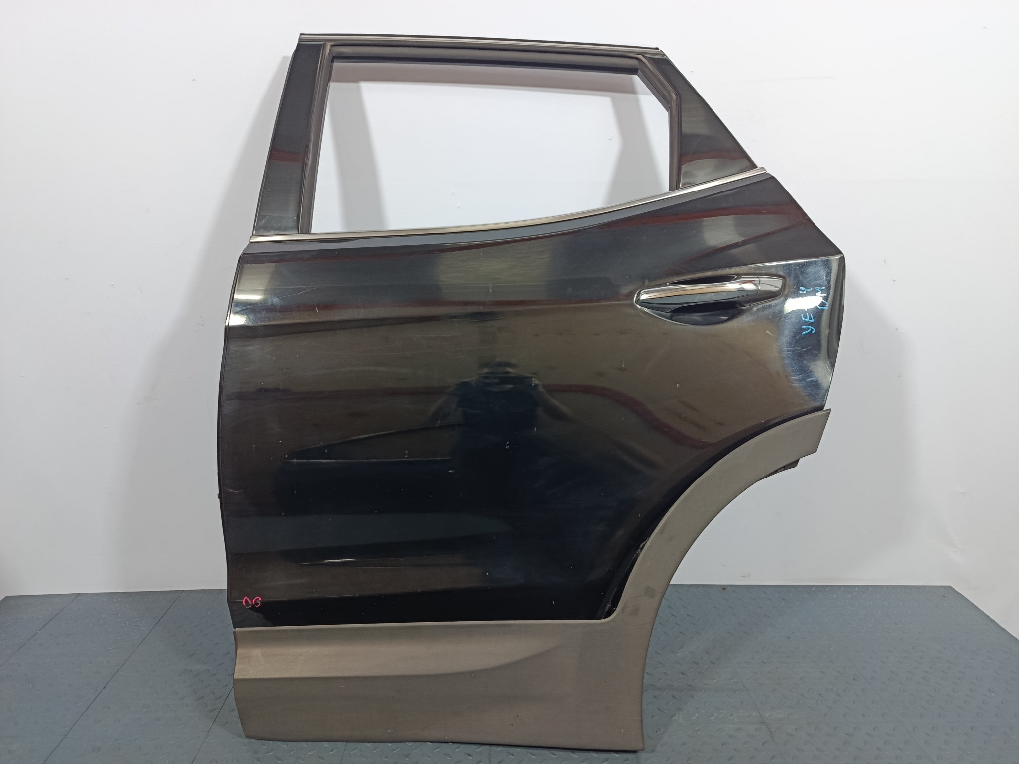 ДВЕРЬ HYUNDAI SANTA FE 770032W000 ЗАДНЯЯ ЛЕВАЯ черный, NKA YE164