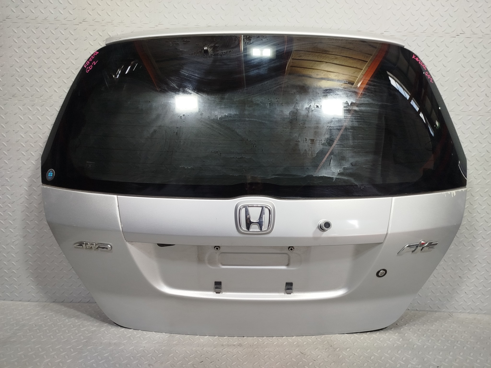 ДВЕРЬ ЗАДНЯЯ HONDA FIT 68100SAAJ30ZZ  серебро, NH623M KB2256